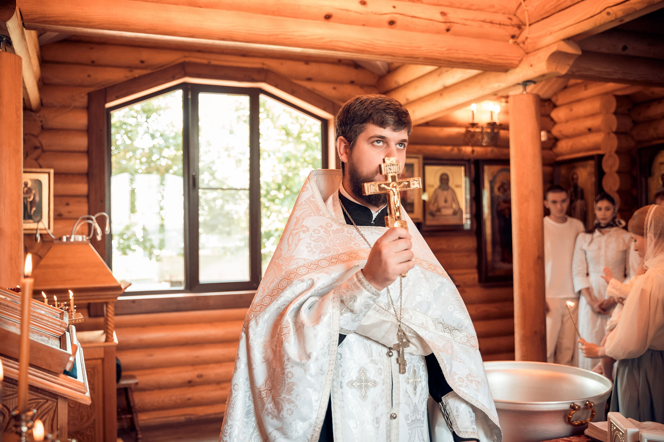 Храм преподобного Алексия человека Божия. Фотограф на Таинство Венчания и Крещения в Краснодаре Абрамова Людмила