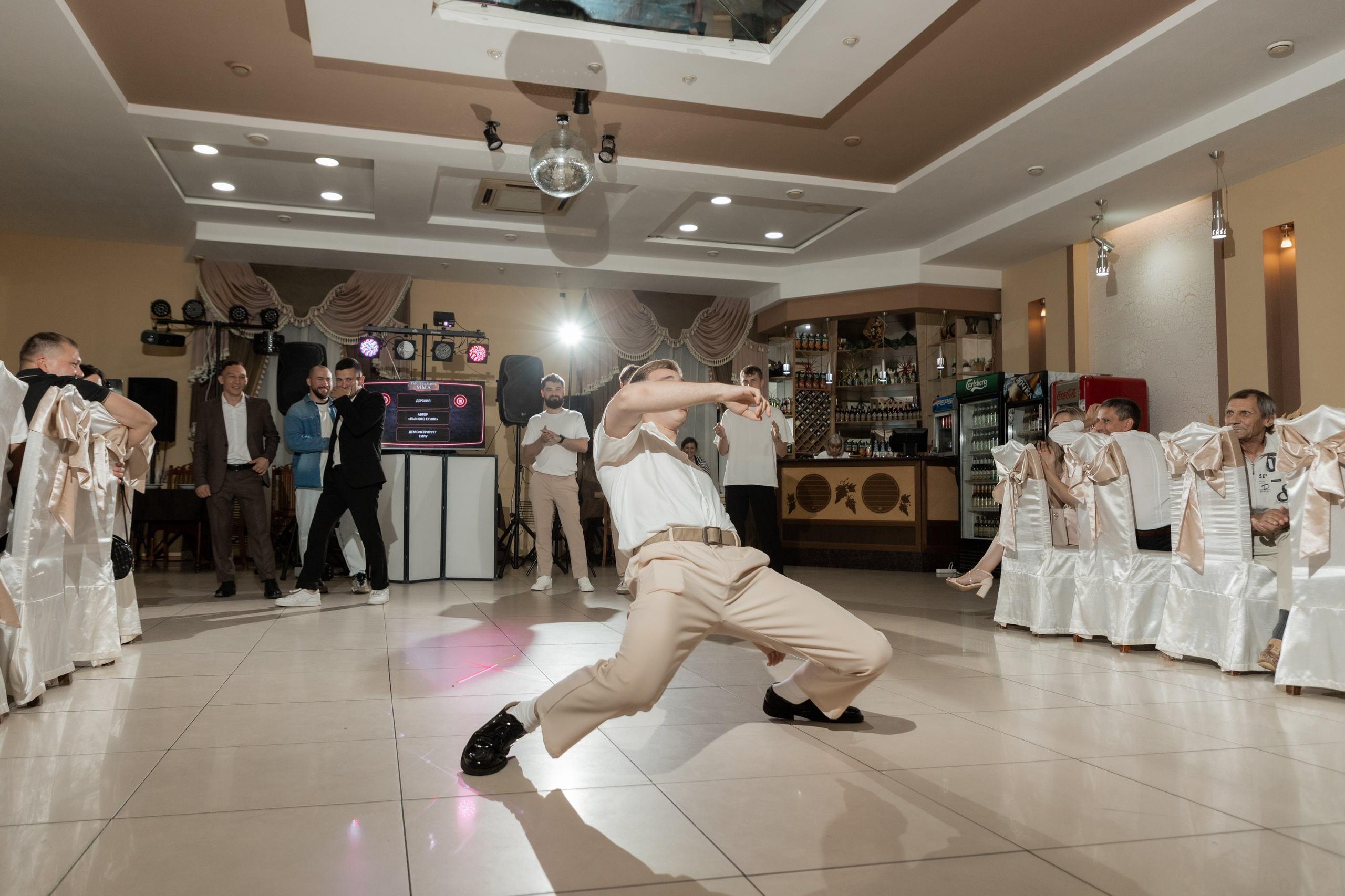 Роман и Александра (банкет). Свадебный фотограф Ангелина Сунгатулина | Саратов | Балаково | Вольск