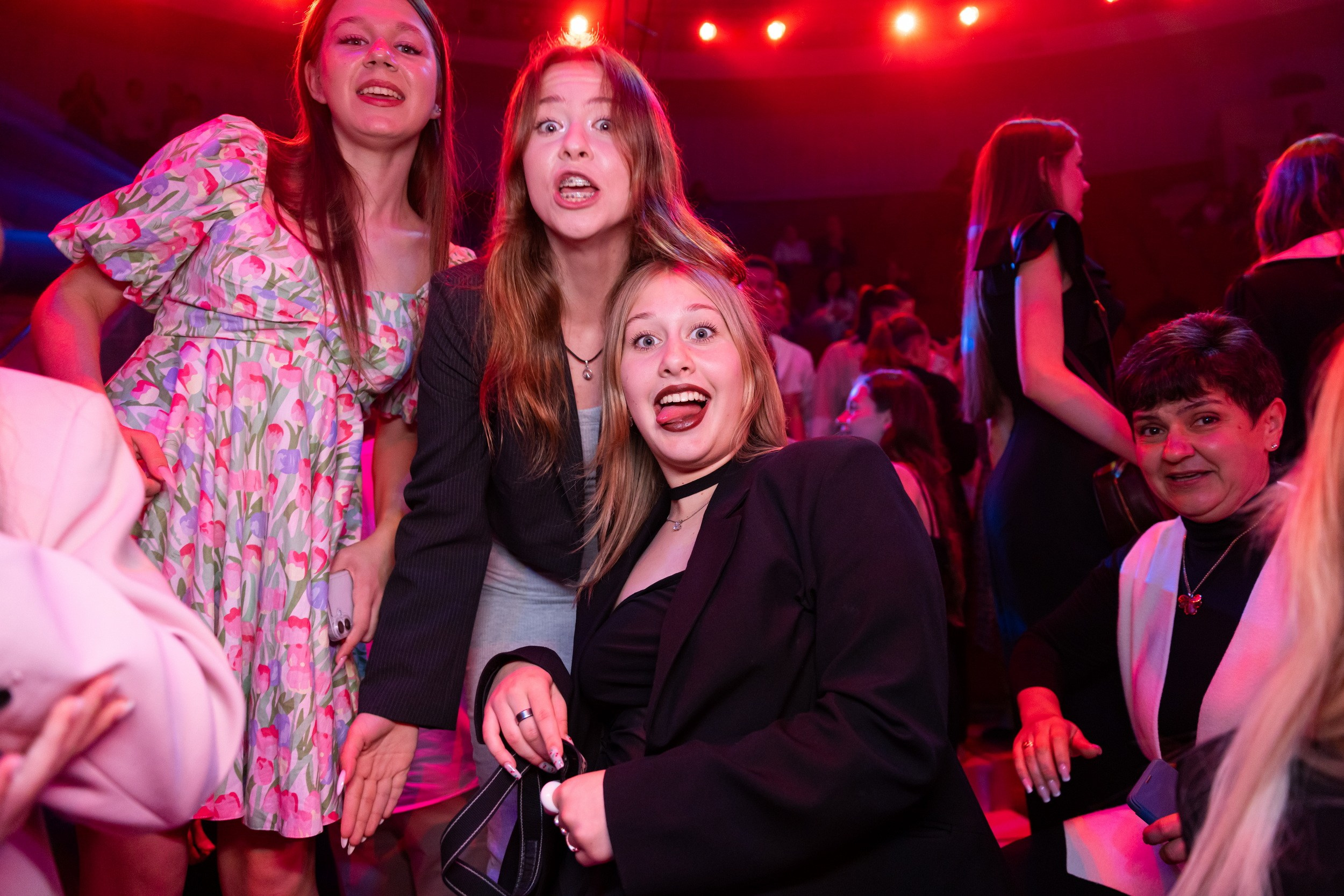 Городской бал выпускников (24 июня 2025). Репортажный фотограф Алексей Пирязев