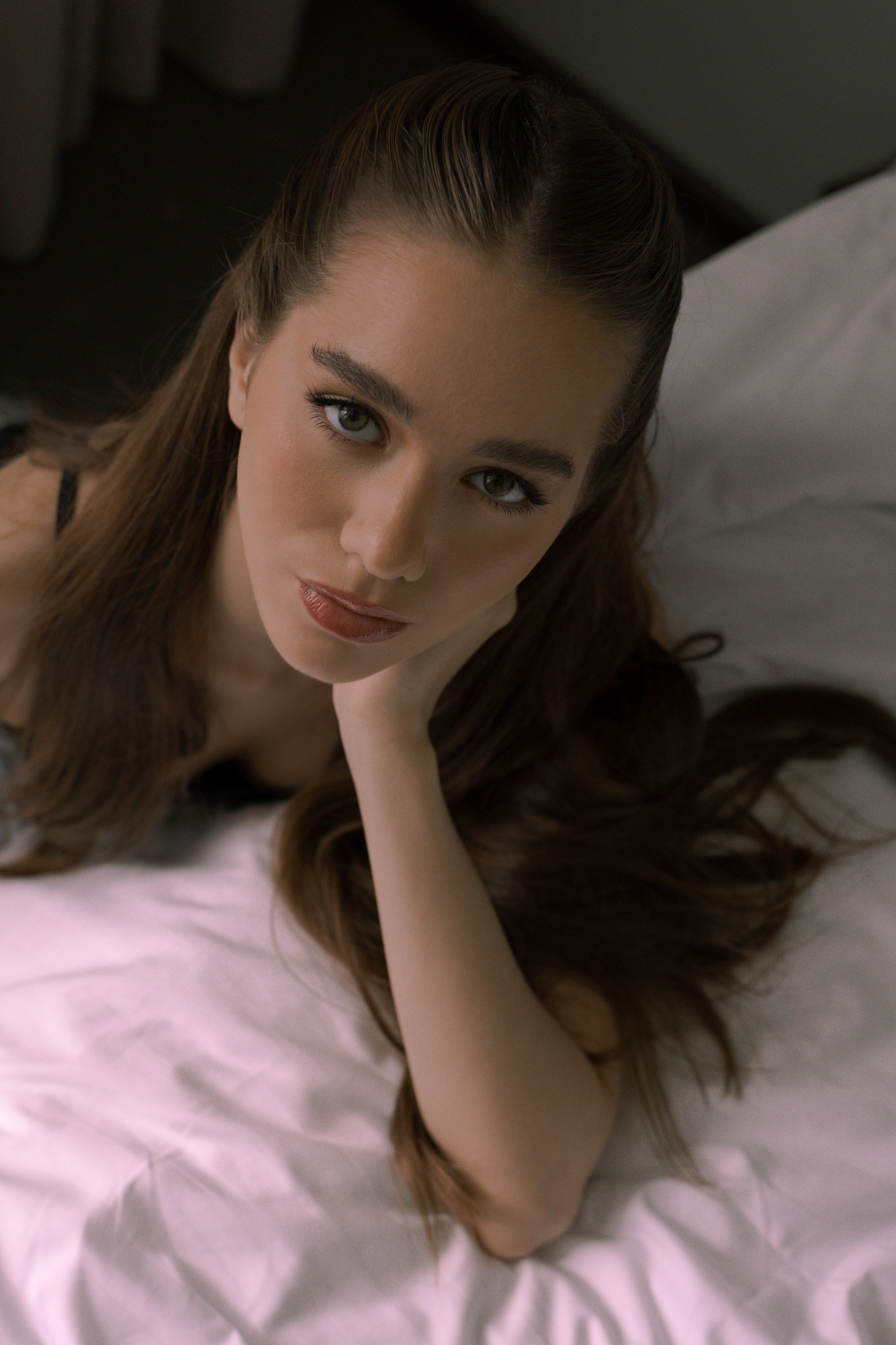 Вита Овчинникова. Фотограф в Новосибирске. Снимаю женские портреты, контент для блогеров и брендов