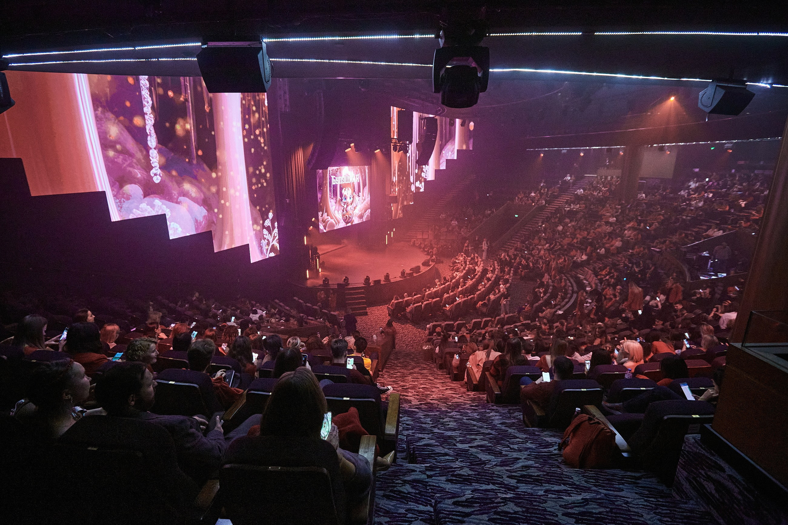 Будущий Я. Проект Марии Галантер. Фотографирую масштабные события, людей и их истории по всему миру. Константин Трубников