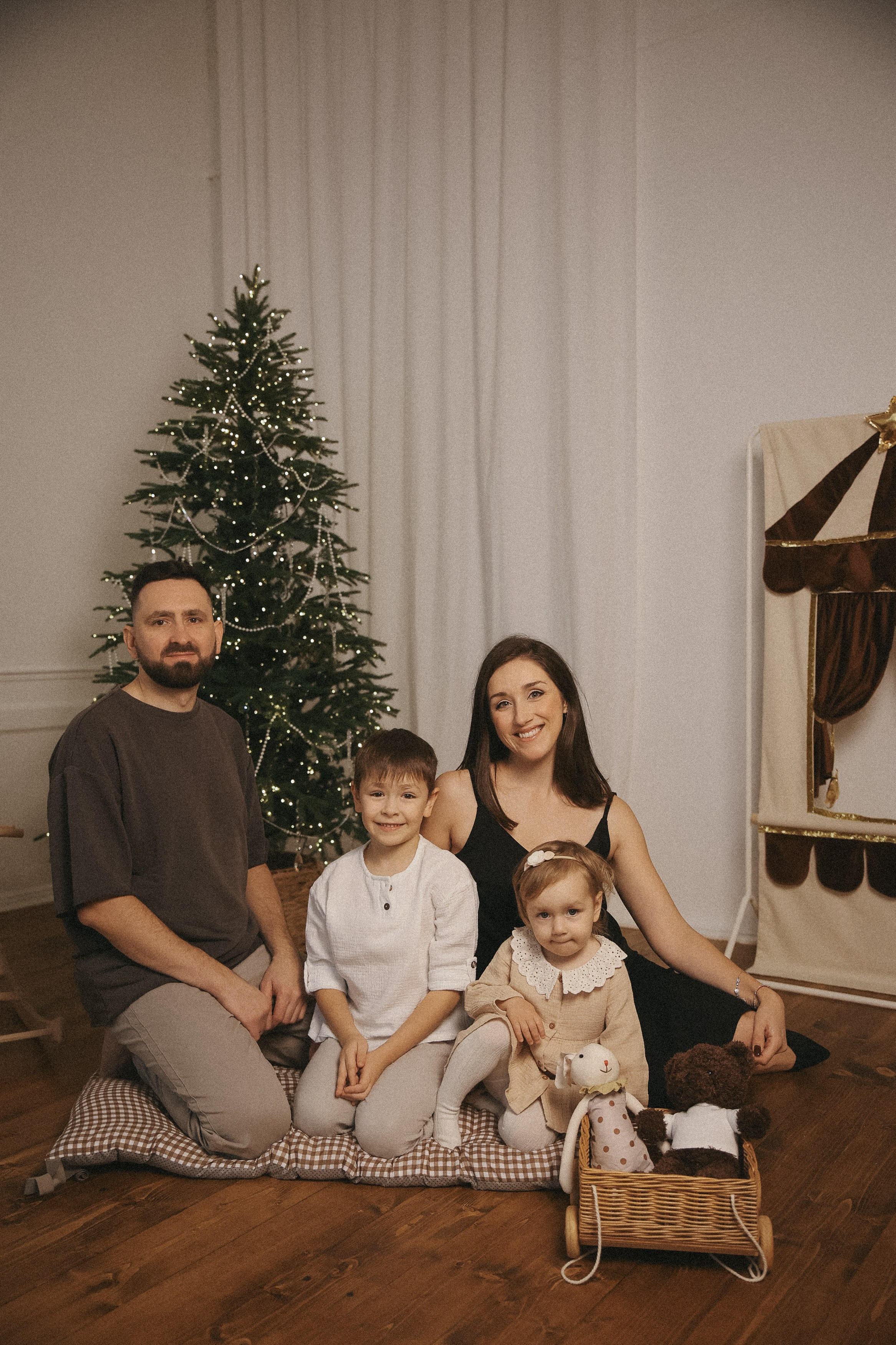 Новогодняя фотосессия во Владимире съемка на новый год фотосессия в студии. Фотограф Владимир Москва