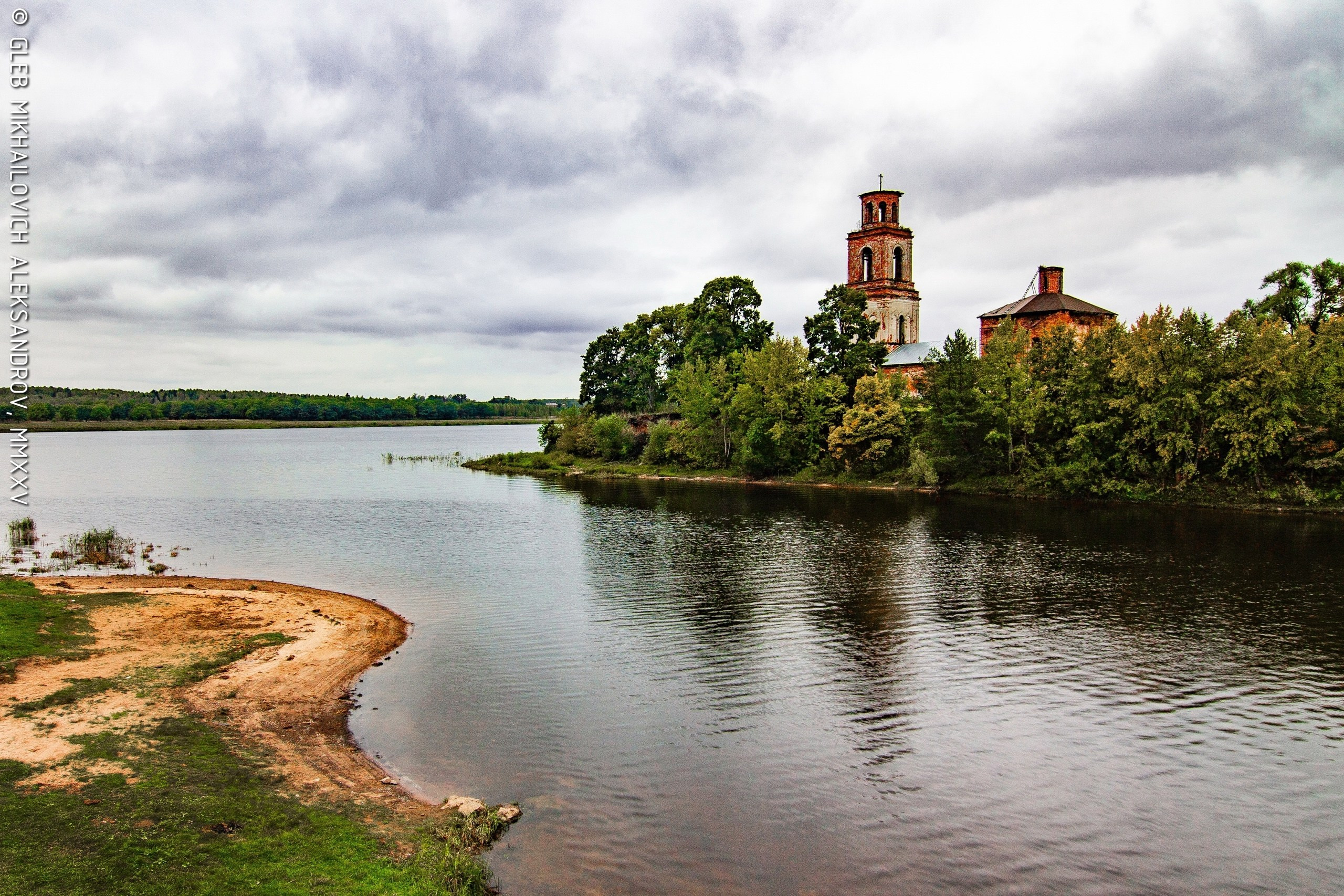 Устье. Храм Смоленской иконы Божией Матери. Зодчество