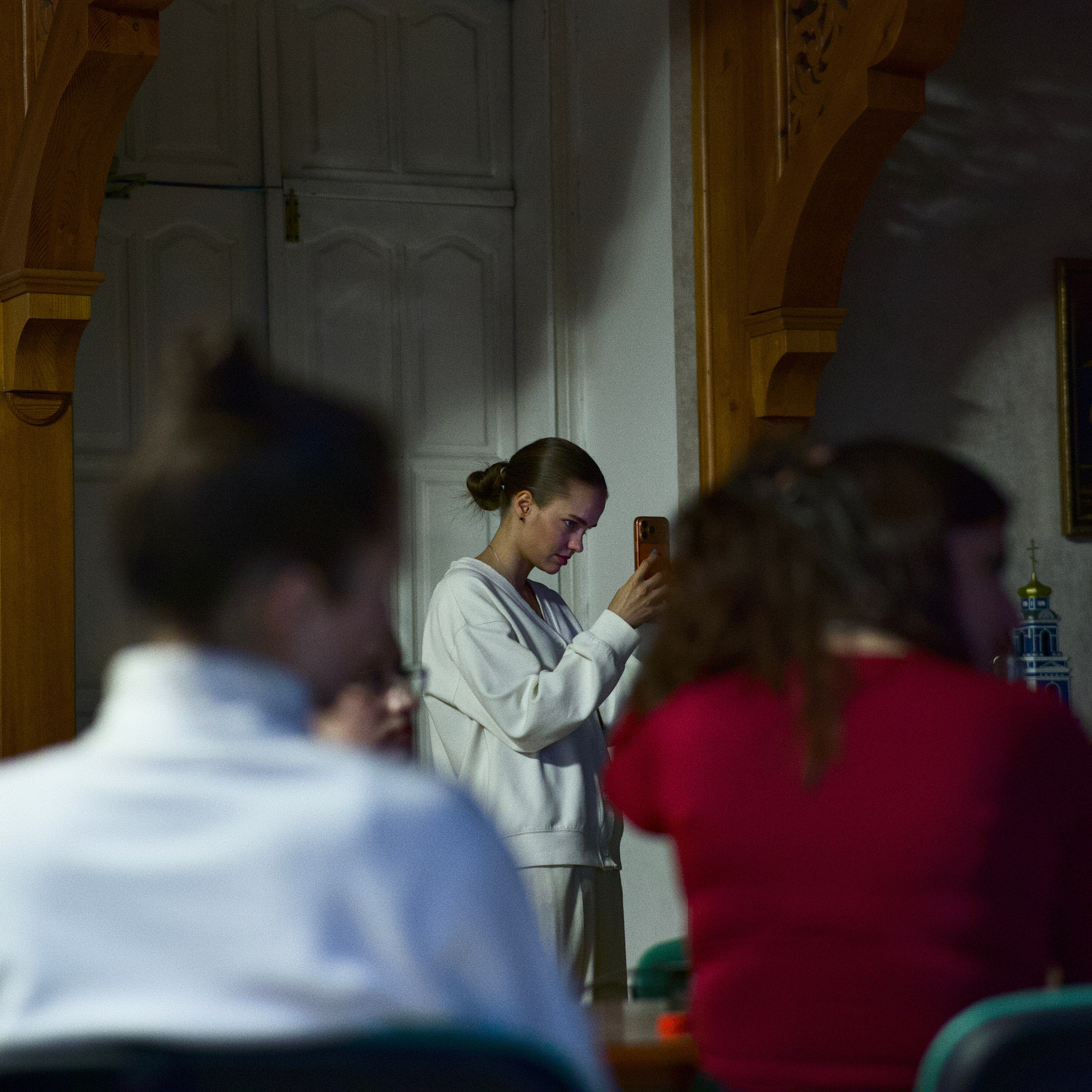 Встреча митрополита Евгения с православной молодежью Екатеринбурга в храме Вознесения. Илья Антропов: фотограф и документалист. Портрет, документалистика, бизнес, видео, AI