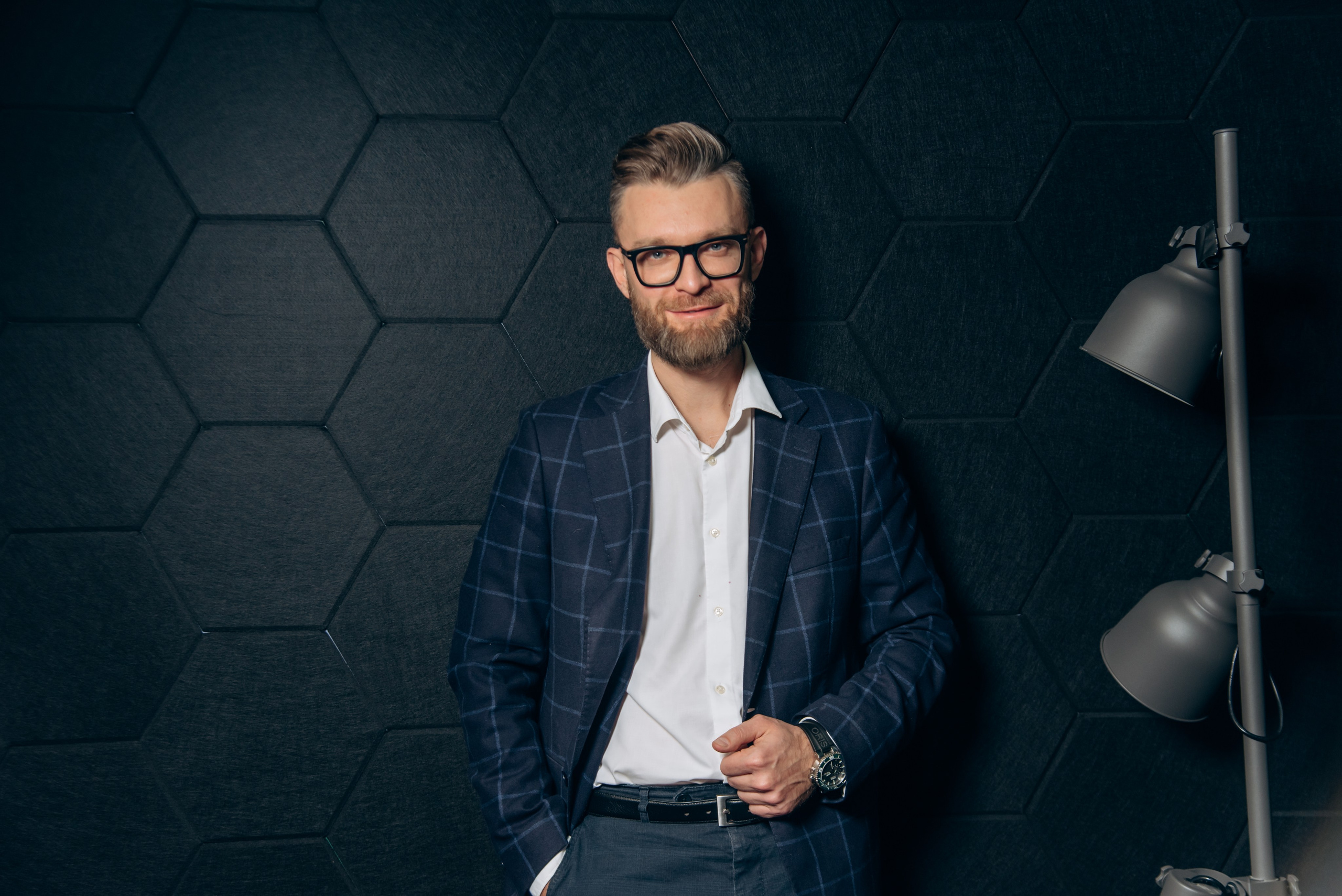 #деловойпортрет #бизнеспортрет #мужскойпортрет #профессиональныйпортрет #портретнаделовую #headshots #businessheadshot #corporateheadshot #геройнафото #студийнаяфотосессия #портретдлярезюме #портретдляLinkedIn #партнерскиепартнёры #мужскойстиль #деловойобраз