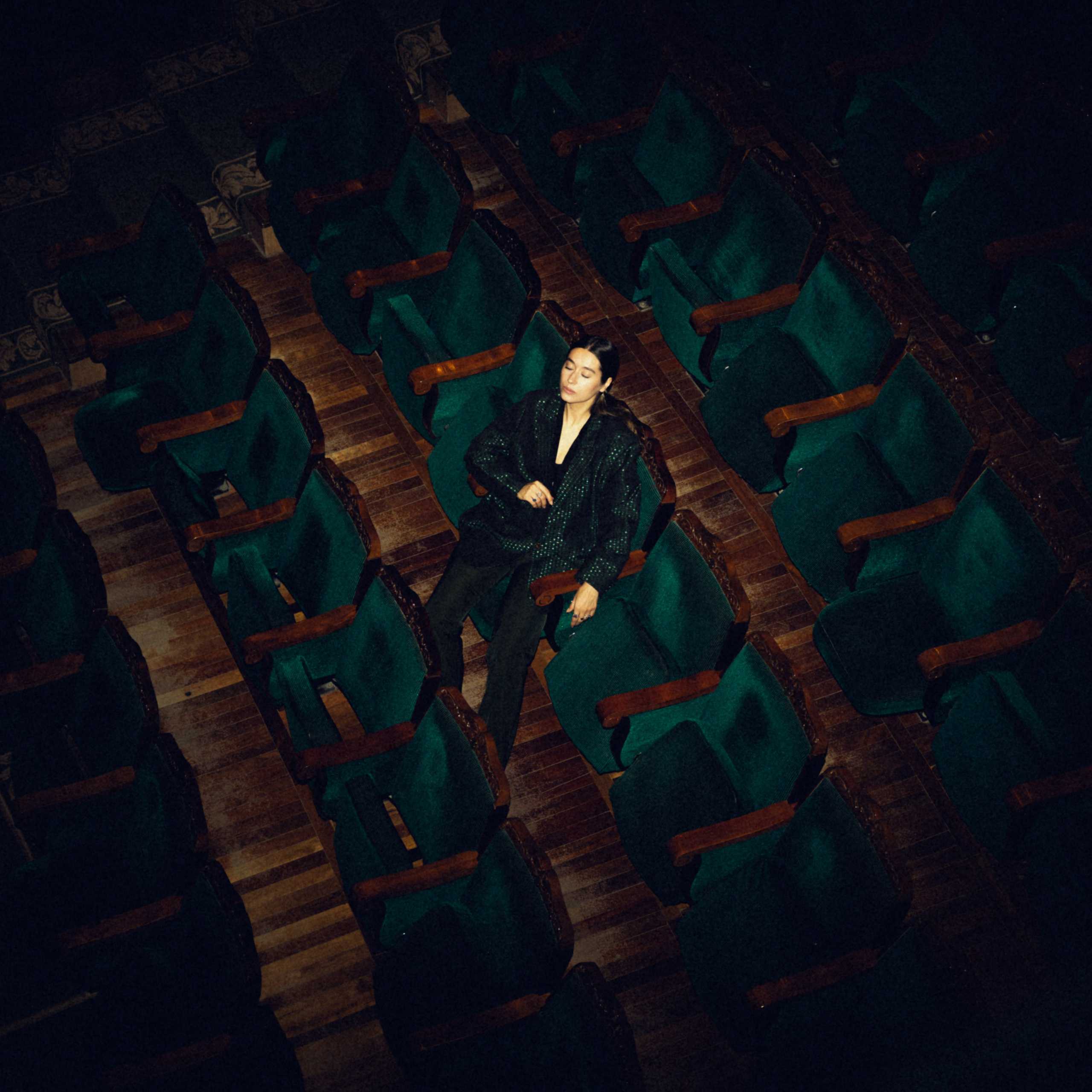 LUSI. TUTSARKIS — Art Director | Stylist | Photographer