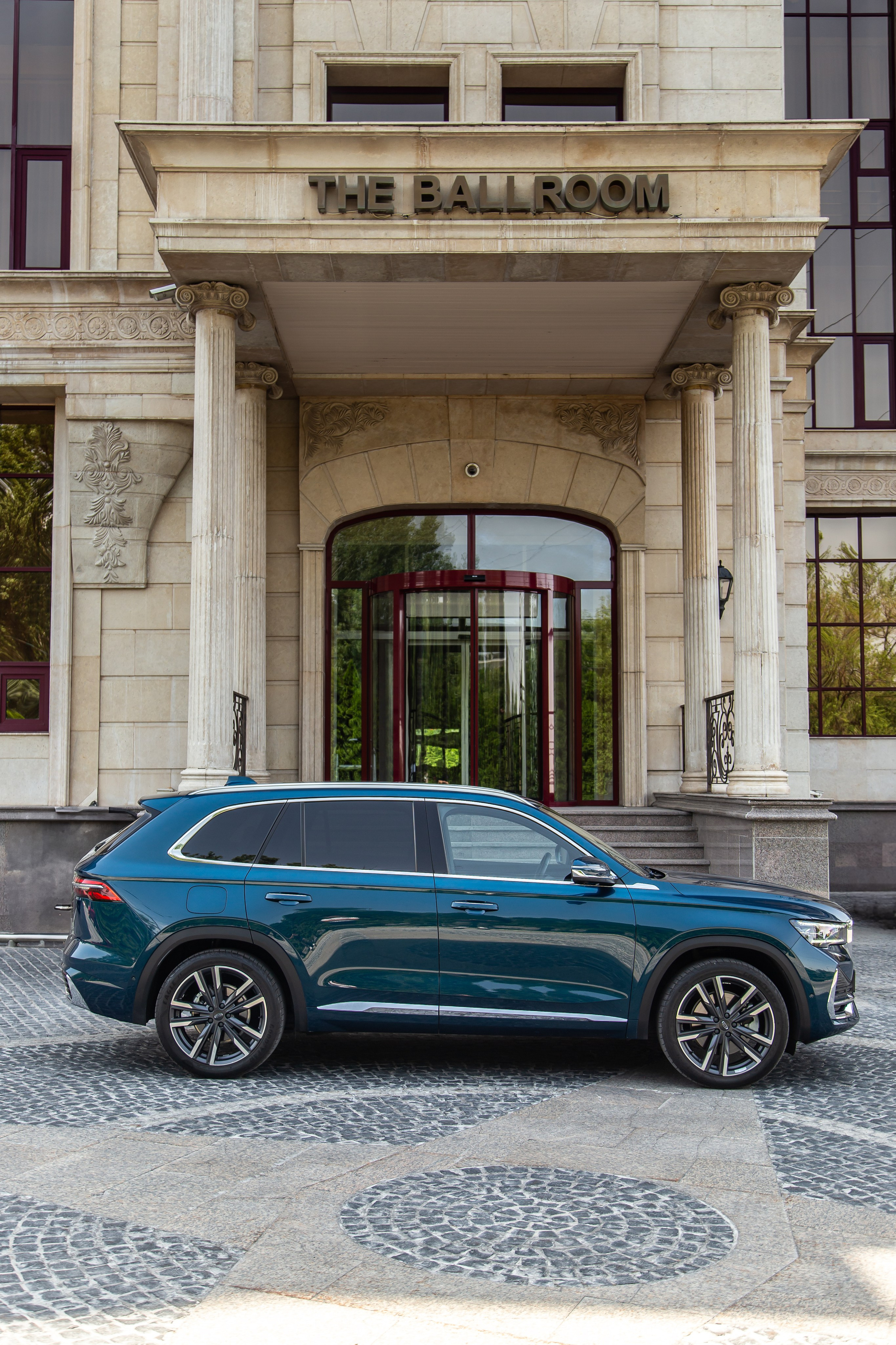 GEELY MONJARO. Рекламный и портретный фотограф в Алматы — Серекпаев Танирхан