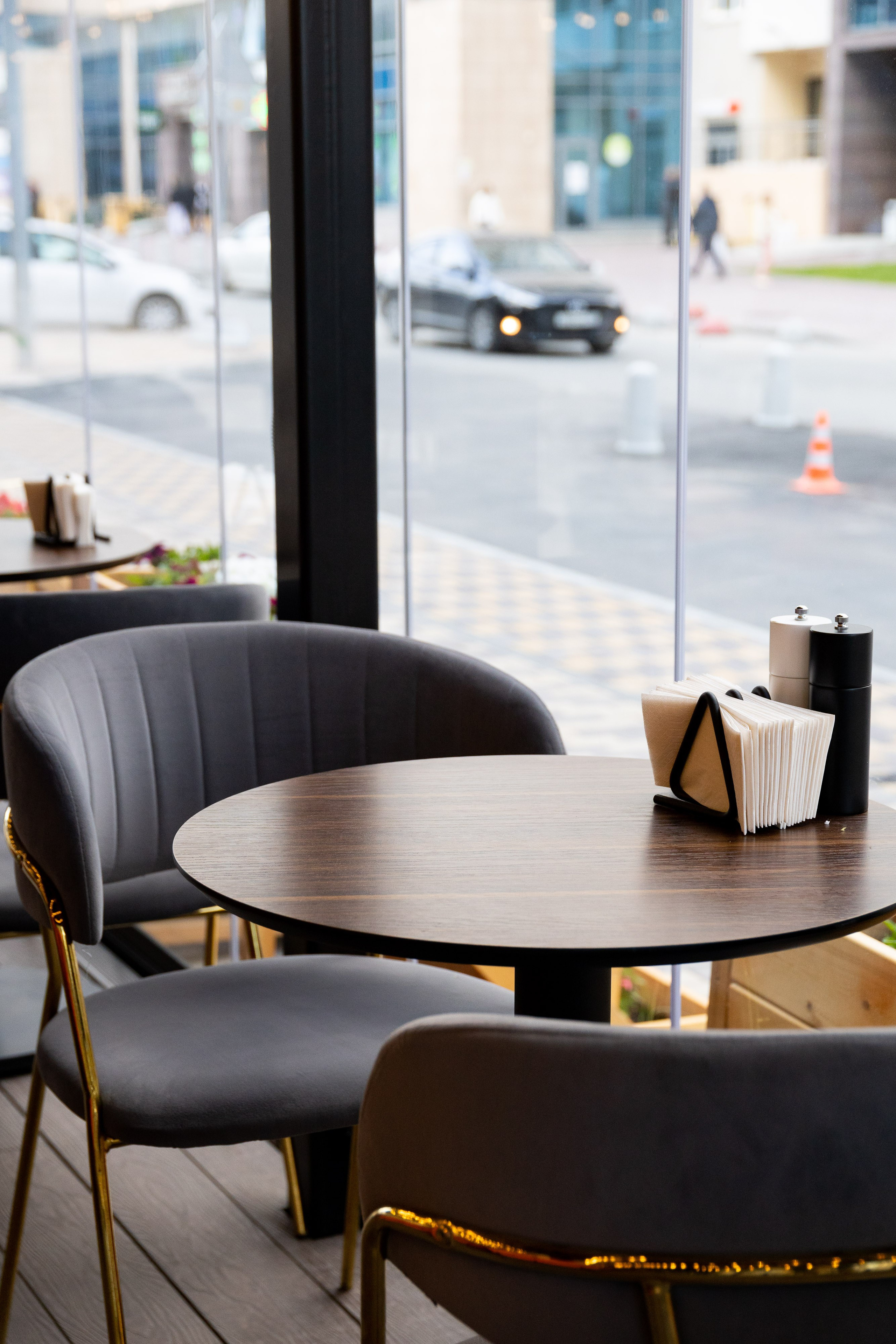 Ресторан Public & Veranda. Фотограф Родион Нарудинов