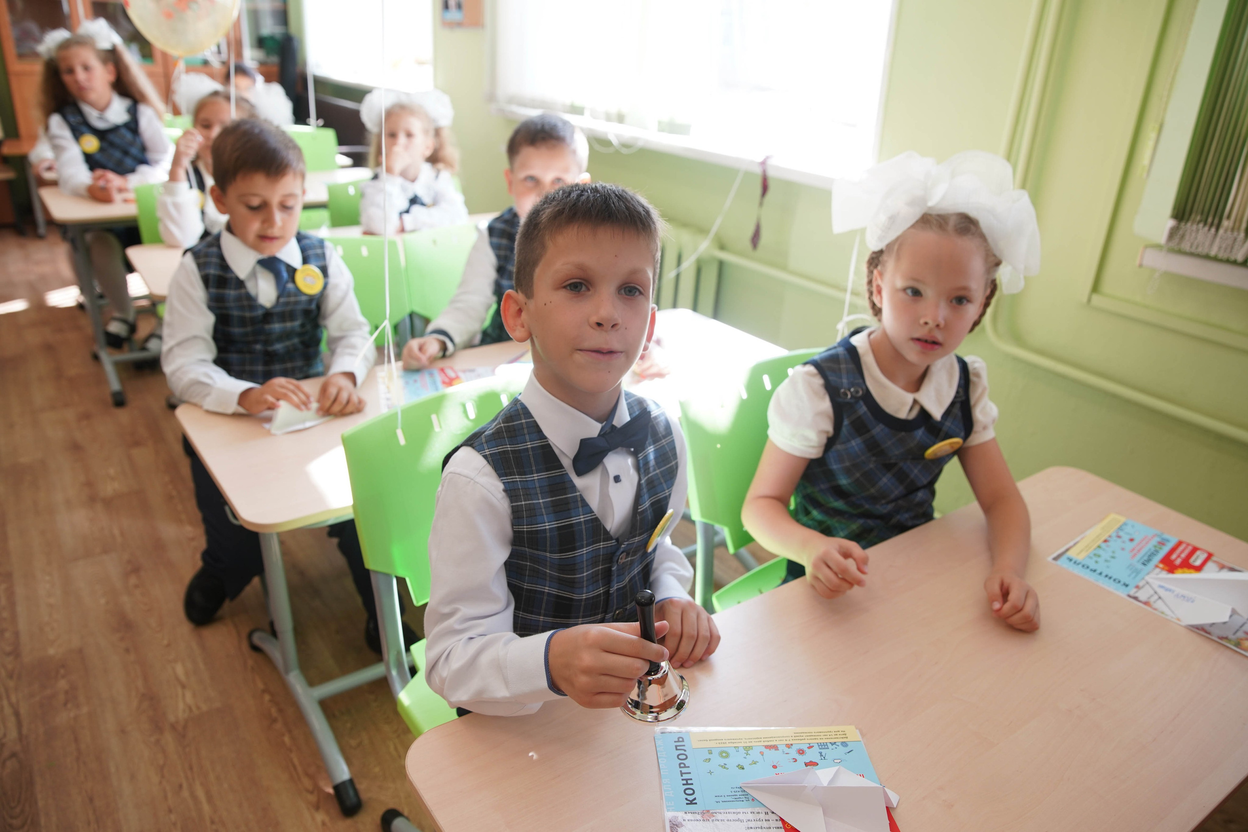 Первый класс линейка, в классе, портреты. Семейный и детский фотограф в Нижнем Новгороде