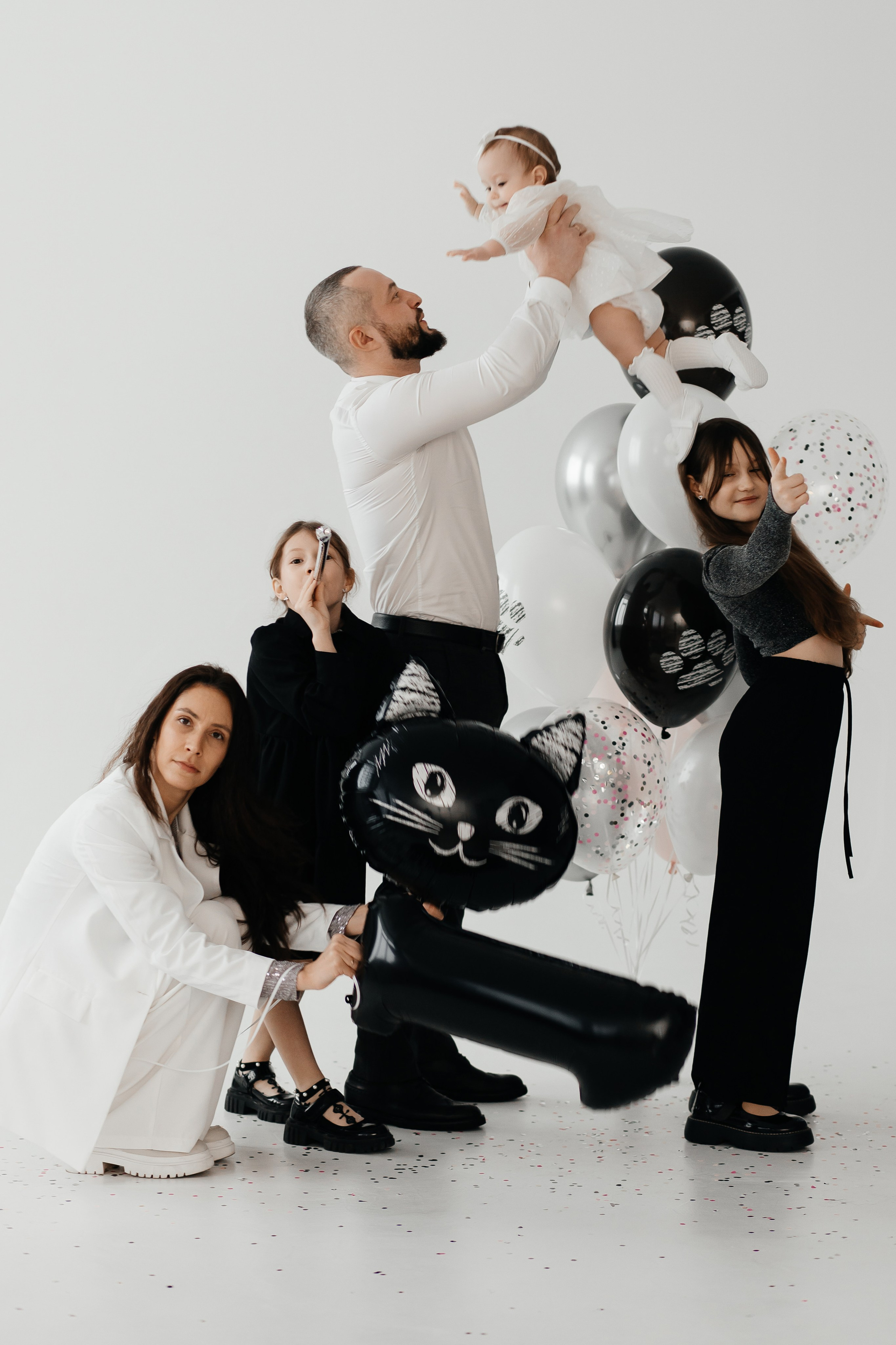 Иван, Валерия, Неонила, Василиса и Есения. Свадебный фотограф Чайковский