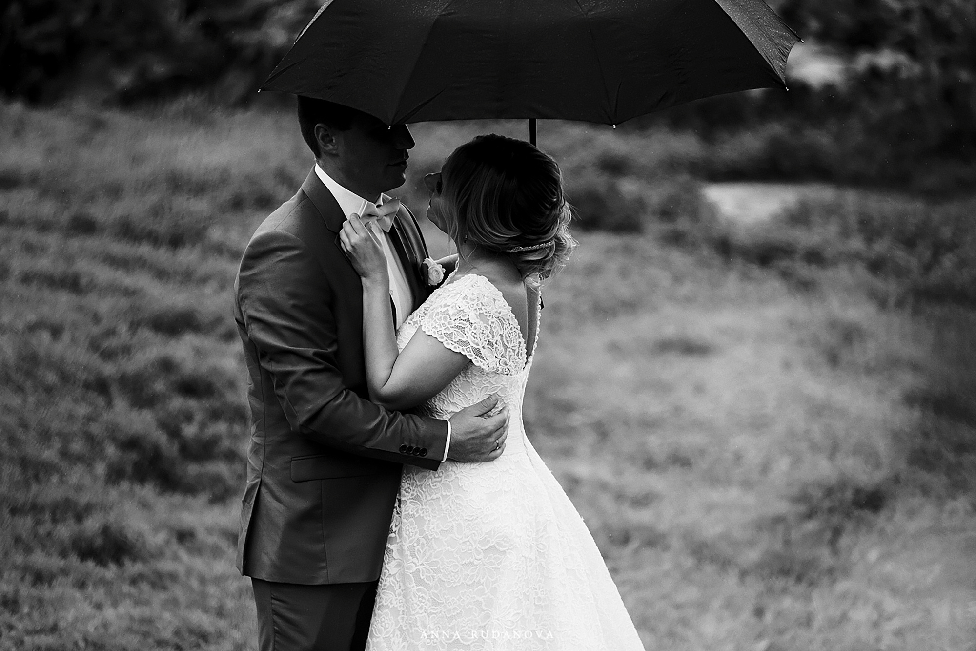 Руданова Анна фотограф. Свадебный фотограф в Нижнем Новгороде, Москве, Саранске, Владимире. Я, свадебный и семейный фотограф Анна Руданова, помогу вам сделать неоценимый вклад в историю потомков. Вы получите универсальное средство укрепления семьи, ведь на моих снимках всегда присутствуют нежность, поддержка и сила настоящей любви. Вне зависимости от типа работы – фотосессии для беременных, свадебной фотосессии или детской фотосессии – я сохраняю свой авторский стиль художественной фотосъемки.