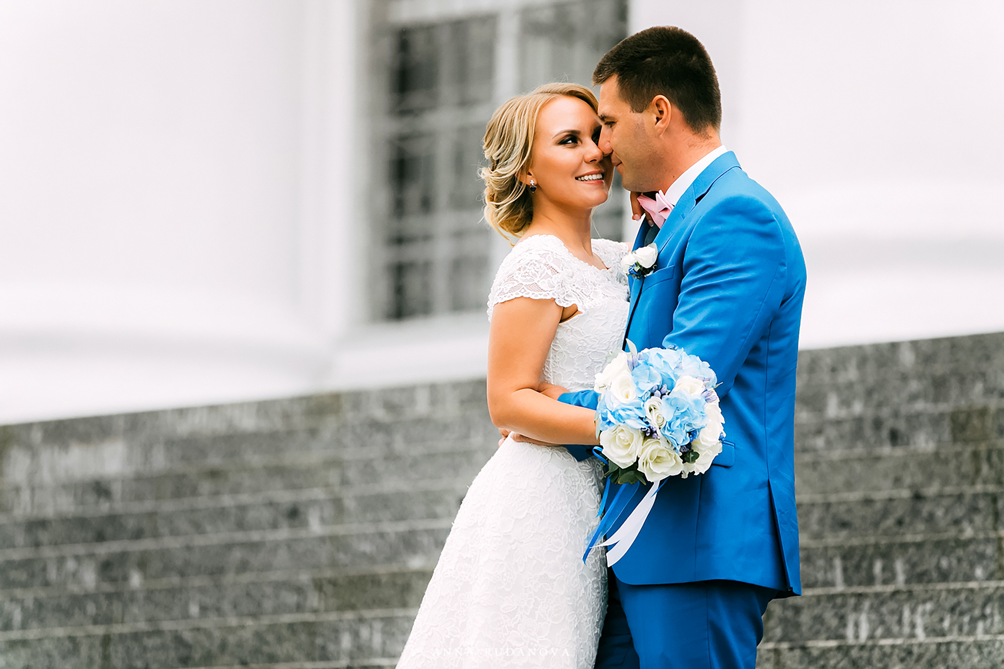 Руданова Анна фотограф. Свадебный фотограф в Нижнем Новгороде, Москве, Саранске, Владимире. Я, свадебный и семейный фотограф Анна Руданова, помогу вам сделать неоценимый вклад в историю потомков. Вы получите универсальное средство укрепления семьи, ведь на моих снимках всегда присутствуют нежность, поддержка и сила настоящей любви. Вне зависимости от типа работы – фотосессии для беременных, свадебной фотосессии или детской фотосессии – я сохраняю свой авторский стиль художественной фотосъемки.