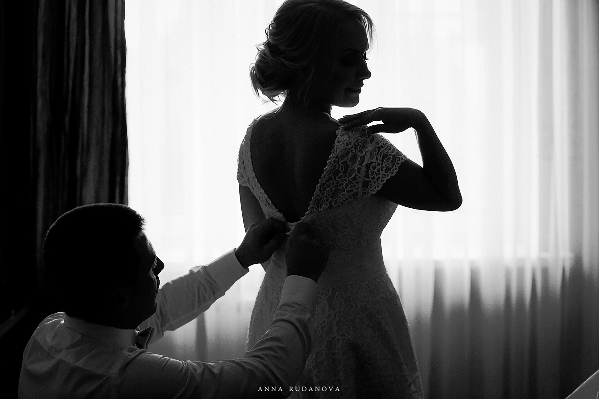 Руданова Анна фотограф. Свадебный фотограф в Нижнем Новгороде, Москве, Саранске, Владимире. Я, свадебный и семейный фотограф Анна Руданова, помогу вам сделать неоценимый вклад в историю потомков. Вы получите универсальное средство укрепления семьи, ведь на моих снимках всегда присутствуют нежность, поддержка и сила настоящей любви. Вне зависимости от типа работы – фотосессии для беременных, свадебной фотосессии или детской фотосессии – я сохраняю свой авторский стиль художественной фотосъемки. Кристина и Сергей