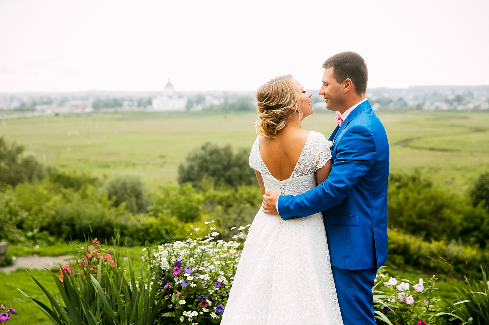 Руданова Анна фотограф. Свадебный фотограф в Нижнем Новгороде, Москве, Саранске, Владимире. Я, свадебный и семейный фотограф Анна Руданова, помогу вам сделать неоценимый вклад в историю потомков. Вы получите универсальное средство укрепления семьи, ведь на моих снимках всегда присутствуют нежность, поддержка и сила настоящей любви. Вне зависимости от типа работы – фотосессии для беременных, свадебной фотосессии или детской фотосессии – я сохраняю свой авторский стиль художественной фотосъемки.