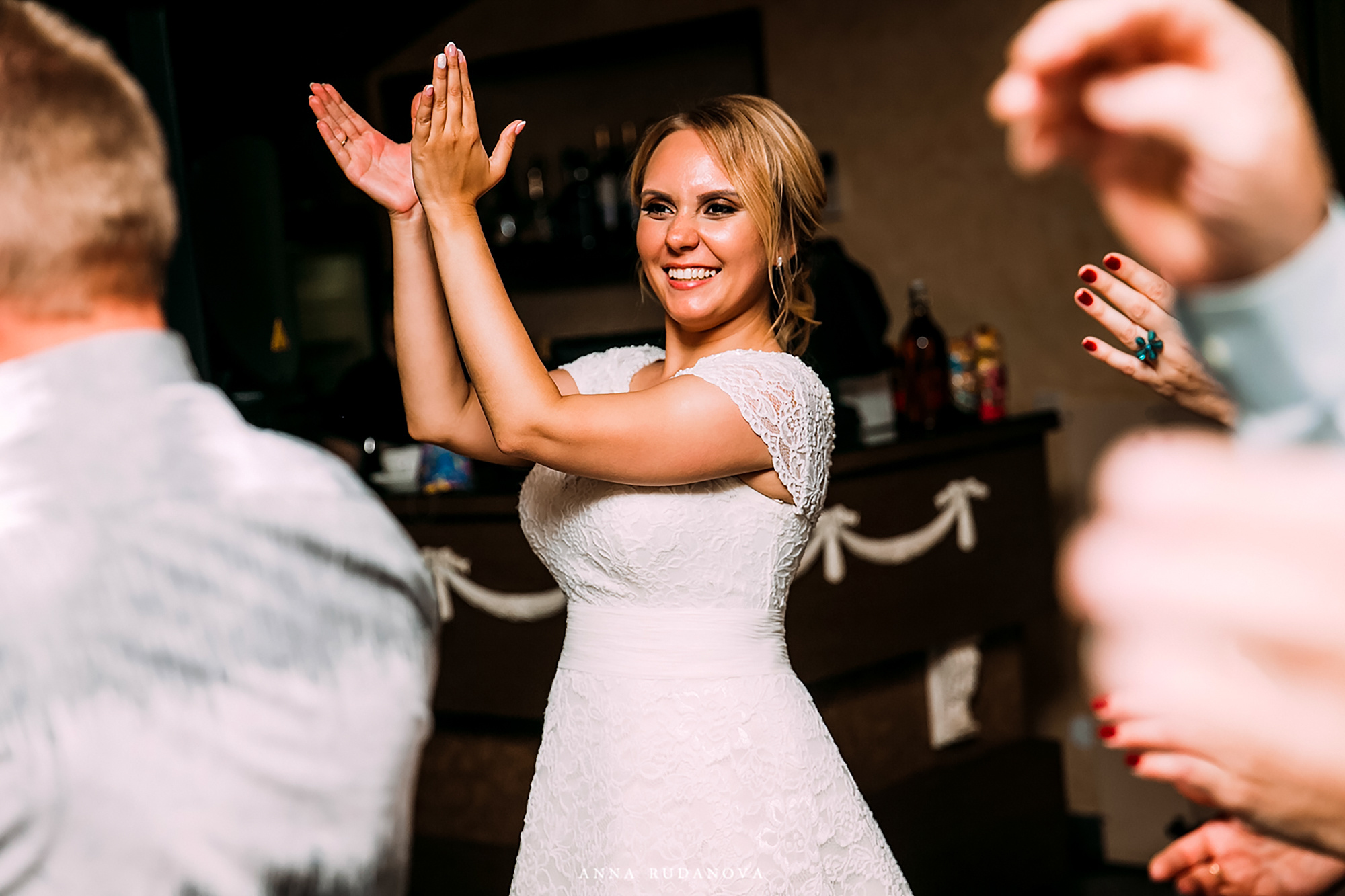 Реавиль Арзамас. Руданова Анна фотограф. Свадебный фотограф в Нижнем Новгороде, Москве, Саранске, Владимире. Я, свадебный и семейный фотограф Анна Руданова, помогу вам сделать неоценимый вклад в историю потомков. Вы получите универсальное средство укрепления семьи, ведь на моих снимках всегда присутствуют нежность, поддержка и сила настоящей любви. Вне зависимости от типа работы – фотосессии для беременных, свадебной фотосессии или детской фотосессии – я сохраняю свой авторский стиль художественной фотосъемки.