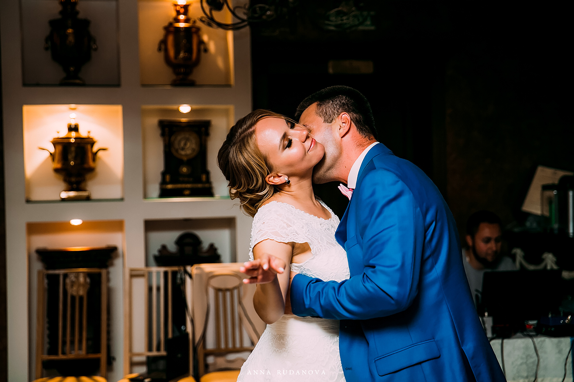 Реавиль Арзамас. Руданова Анна фотограф. Свадебный фотограф в Нижнем Новгороде, Москве, Саранске, Владимире. Я, свадебный и семейный фотограф Анна Руданова, помогу вам сделать неоценимый вклад в историю потомков. Вы получите универсальное средство укрепления семьи, ведь на моих снимках всегда присутствуют нежность, поддержка и сила настоящей любви. Вне зависимости от типа работы – фотосессии для беременных, свадебной фотосессии или детской фотосессии – я сохраняю свой авторский стиль художественной фотосъемки. отель 