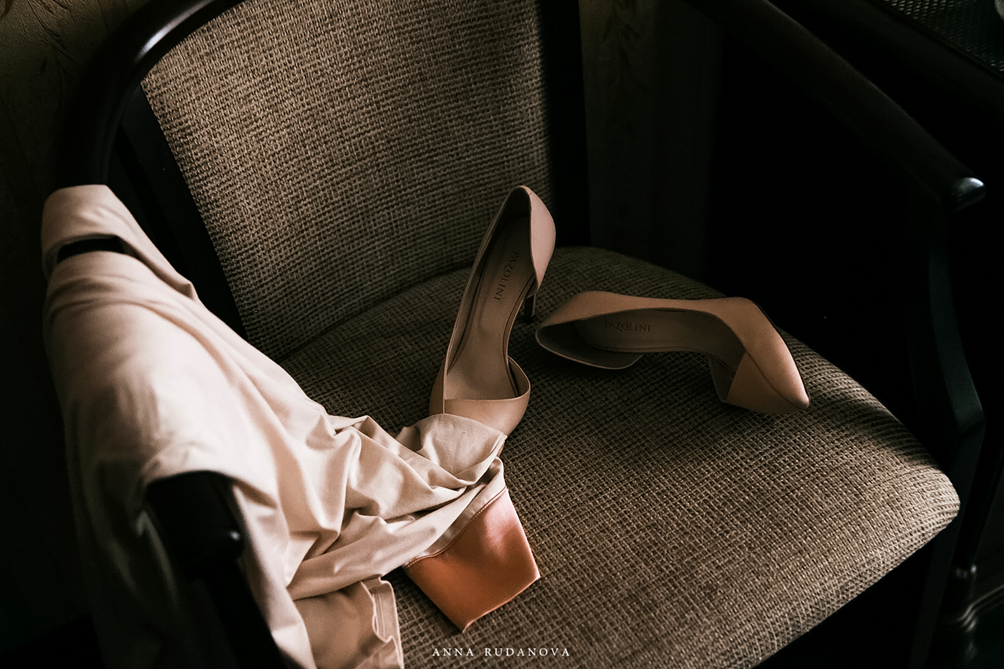 Руданова Анна фотограф. Свадебный фотограф в Нижнем Новгороде, Москве, Саранске, Владимире. Я, свадебный и семейный фотограф Анна Руданова, помогу вам сделать неоценимый вклад в историю потомков. Вы получите универсальное средство укрепления семьи, ведь на моих снимках всегда присутствуют нежность, поддержка и сила настоящей любви. Вне зависимости от типа работы – фотосессии для беременных, свадебной фотосессии или детской фотосессии – я сохраняю свой авторский стиль художественной фотосъемки. Кристина и Сергей