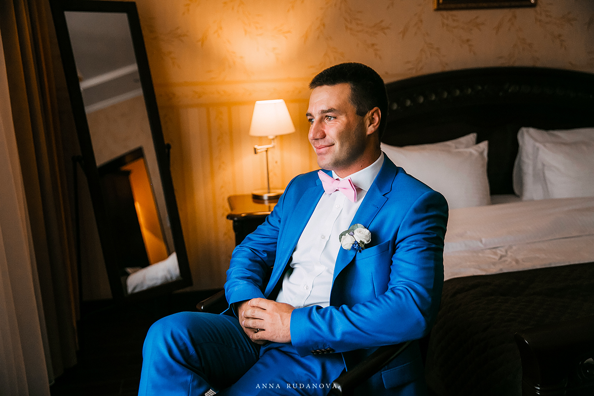 Руданова Анна фотограф. Свадебный фотограф в Нижнем Новгороде, Москве, Саранске, Владимире. Я, свадебный и семейный фотограф Анна Руданова, помогу вам сделать неоценимый вклад в историю потомков. Вы получите универсальное средство укрепления семьи, ведь на моих снимках всегда присутствуют нежность, поддержка и сила настоящей любви. Вне зависимости от типа работы – фотосессии для беременных, свадебной фотосессии или детской фотосессии – я сохраняю свой авторский стиль художественной фотосъемки.