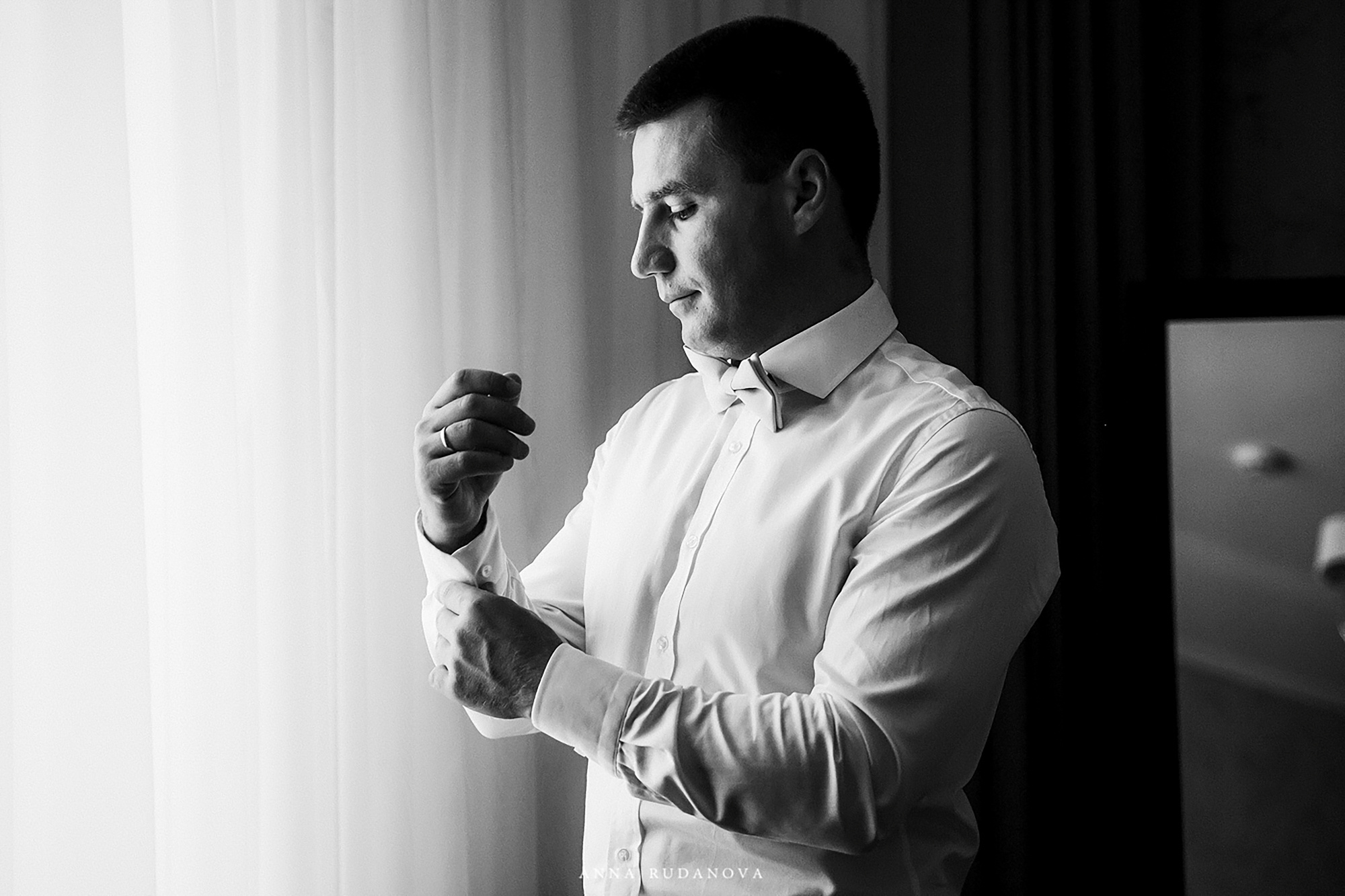 Руданова Анна фотограф. Свадебный фотограф в Нижнем Новгороде, Москве, Саранске, Владимире. Я, свадебный и семейный фотограф Анна Руданова, помогу вам сделать неоценимый вклад в историю потомков. Вы получите универсальное средство укрепления семьи, ведь на моих снимках всегда присутствуют нежность, поддержка и сила настоящей любви. Вне зависимости от типа работы – фотосессии для беременных, свадебной фотосессии или детской фотосессии – я сохраняю свой авторский стиль художественной фотосъемки.