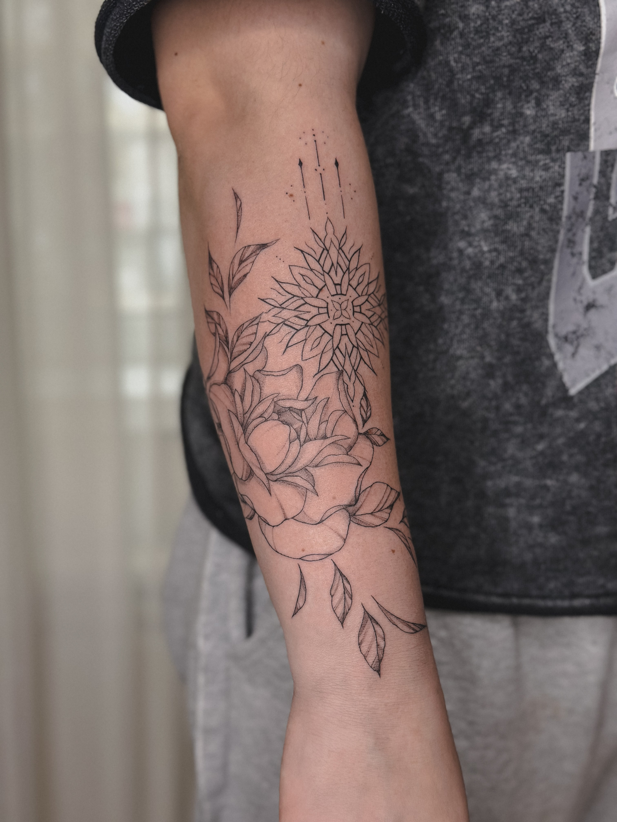 Сеанс тату. Тату мастер Новосибирск