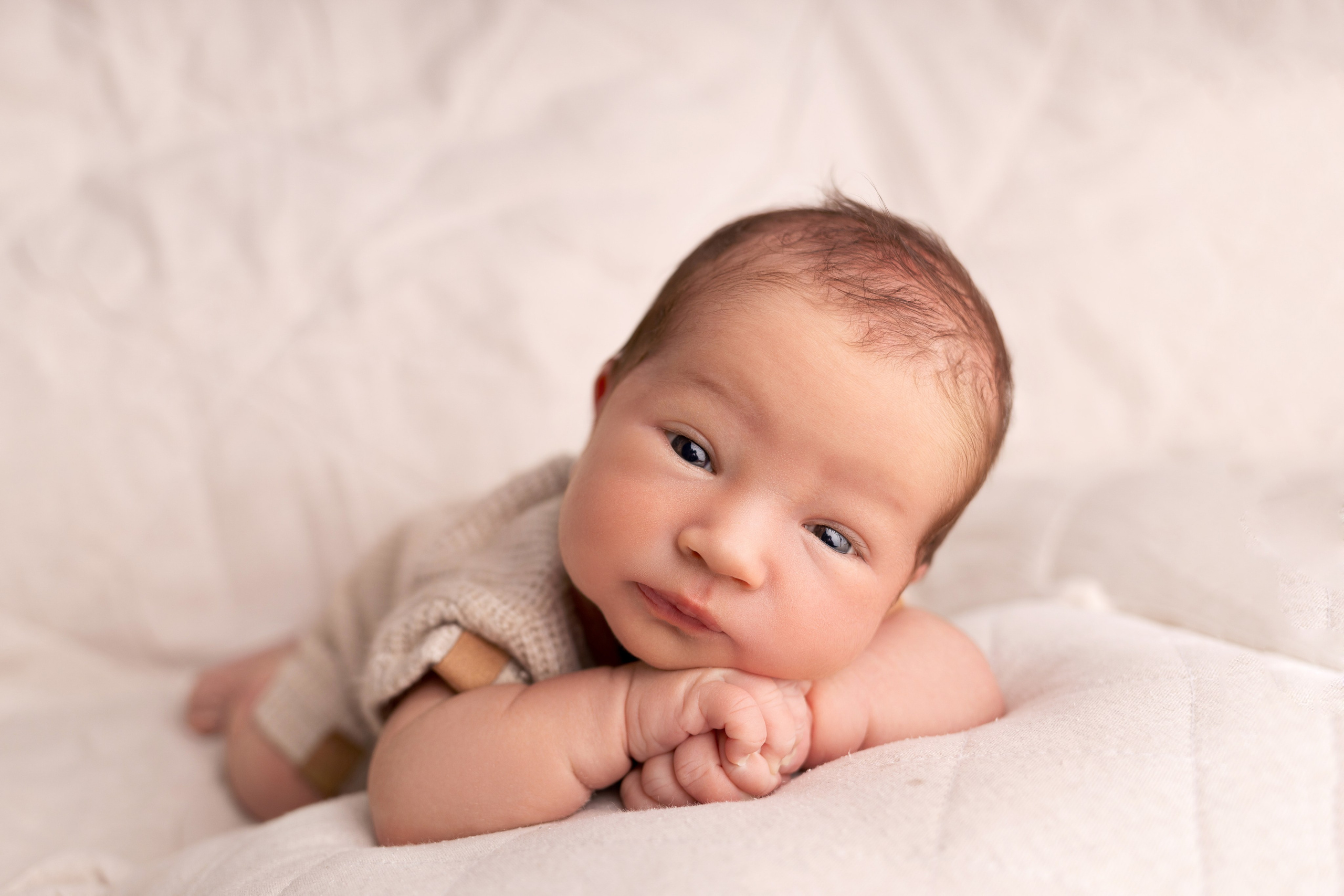 Newborn съемка в стиле Лайф. Фотограф новорожденных малышей в Омске и Омской области Эльвира Камаева