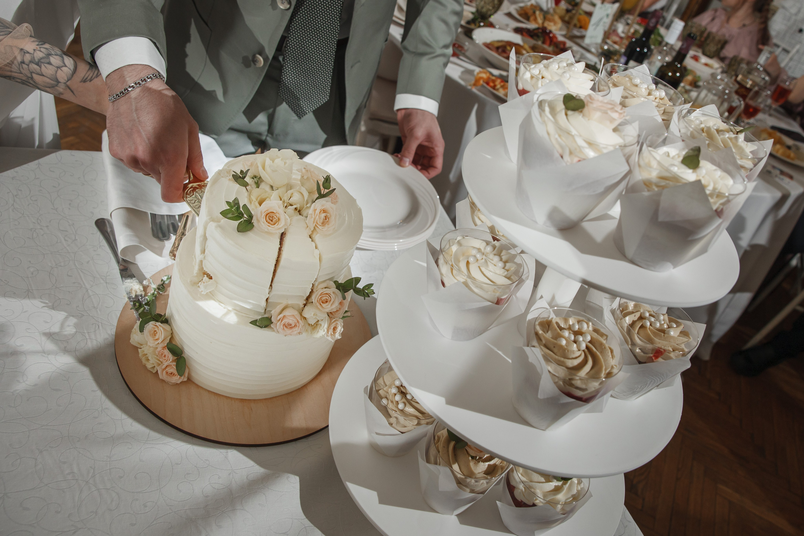 Варя и Денис, 4 ЗАГС + банкет. Свадебный и репортажный фотограф (Москва, Королев и другие)