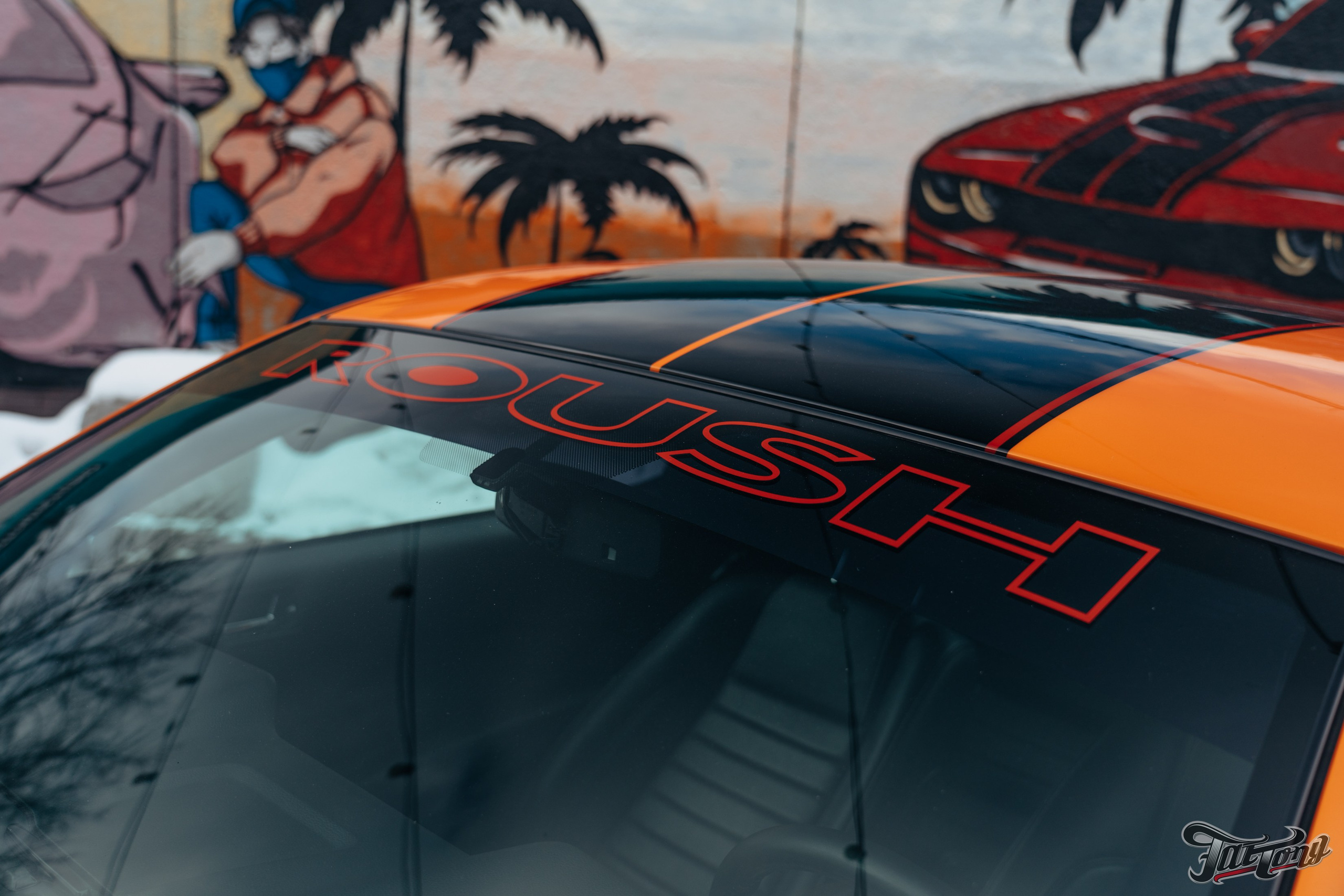 Ford Mustang Roush оранжевый окрас кузова и выкрас полос. DeLorein