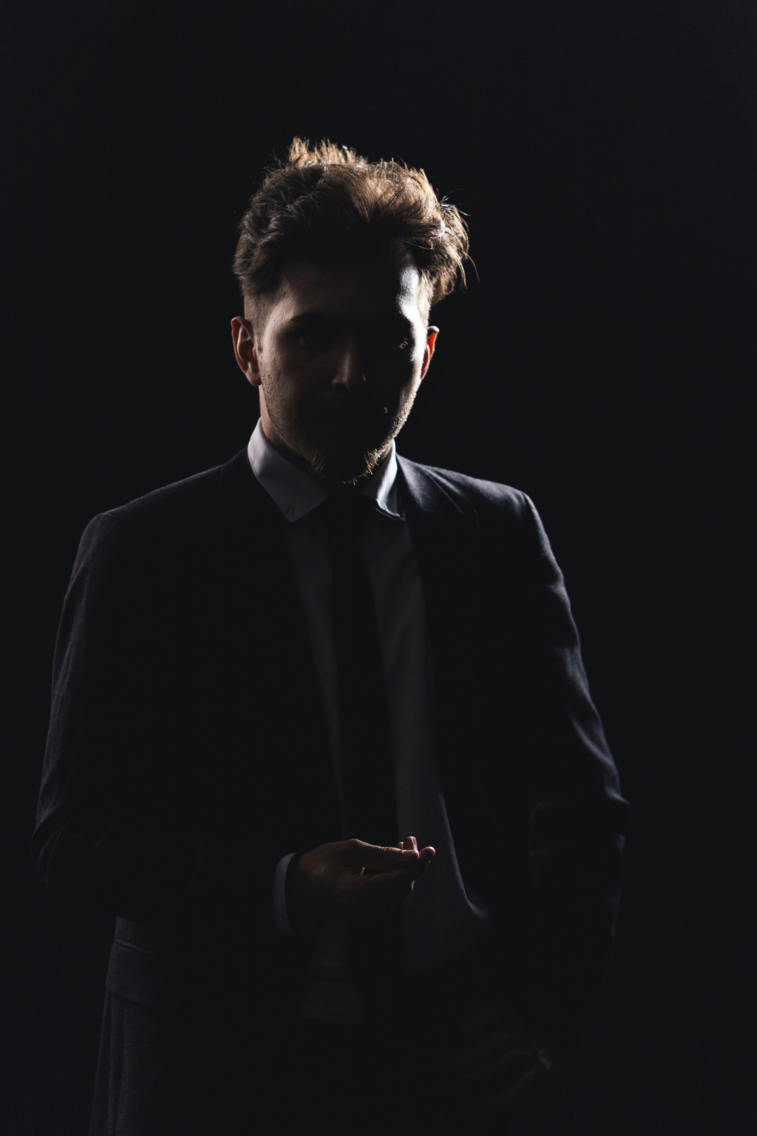 Мужской портрет в студии. Фотограф Каримов Виктор