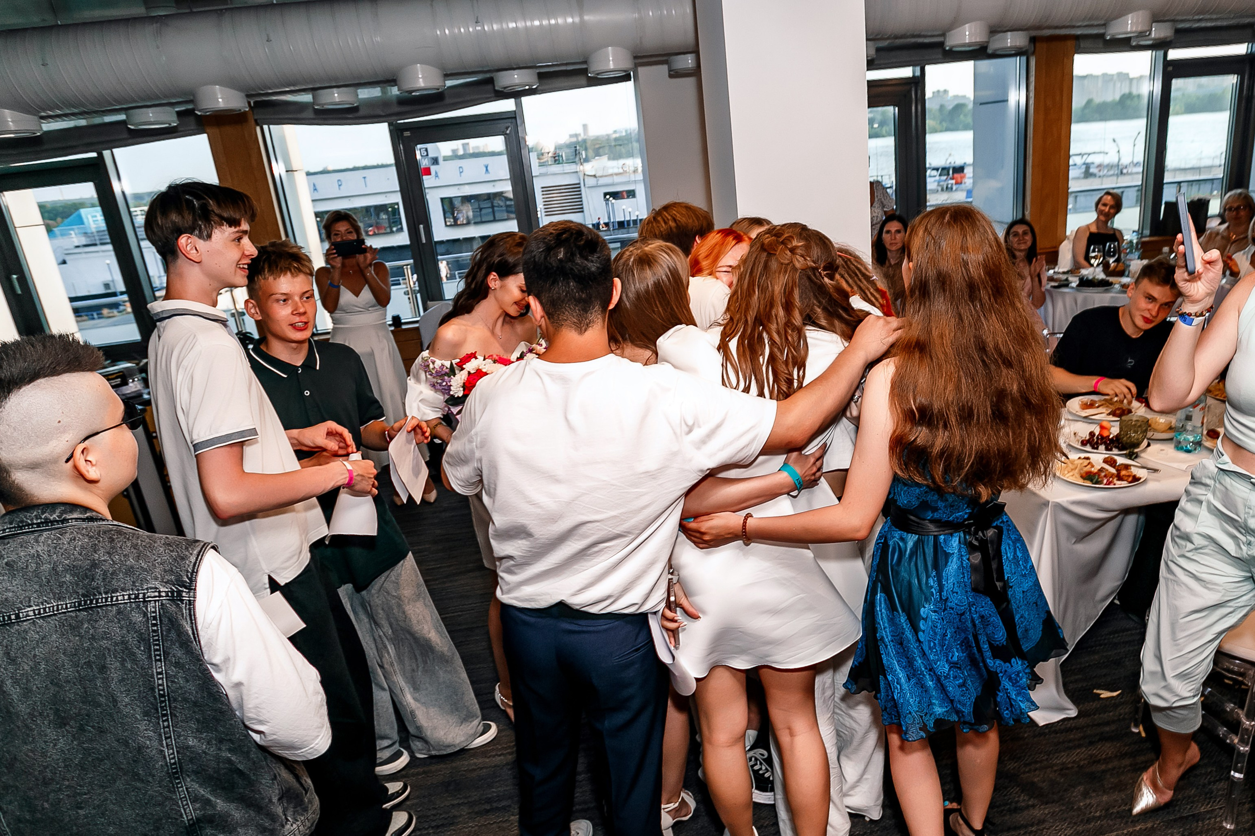 ВЫПУСКНОЙ \ Бирман\ Show today. Фотограф в  г. Новосибирск