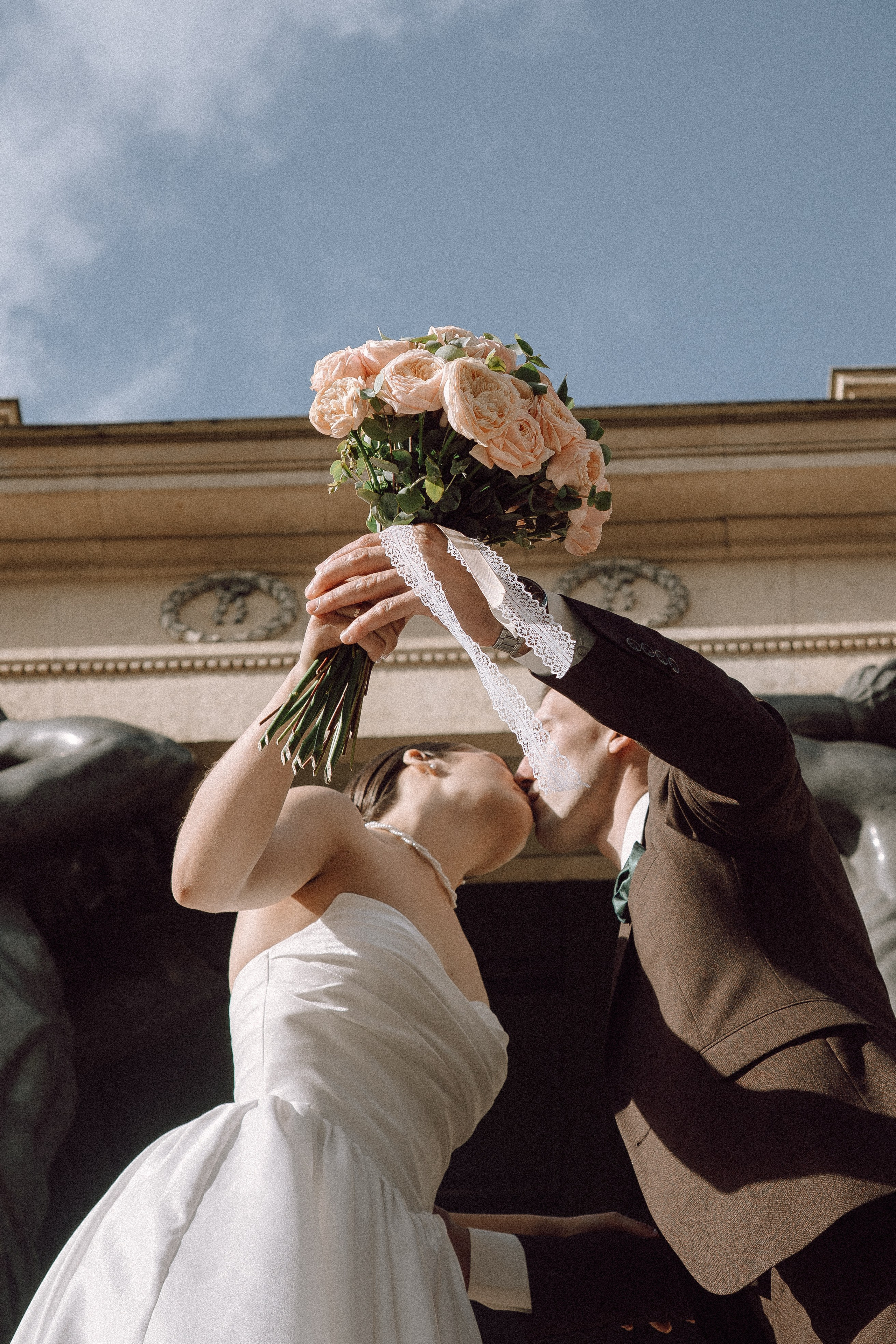 СВАДЕБНАЯ ПРОГУЛКА В САНТК-ПЕТЕРБУРГЕ (ИСАКИЕВСКИЙ СОБОР, ЗИМНЯЯ КАНАВКА, ЭРМИТАЖ И БОЛЬШАЯ МОРСКАЯ УЛИЦА). Профессиональный фотограф, Санкт-Петербург — Виктория Богомолова