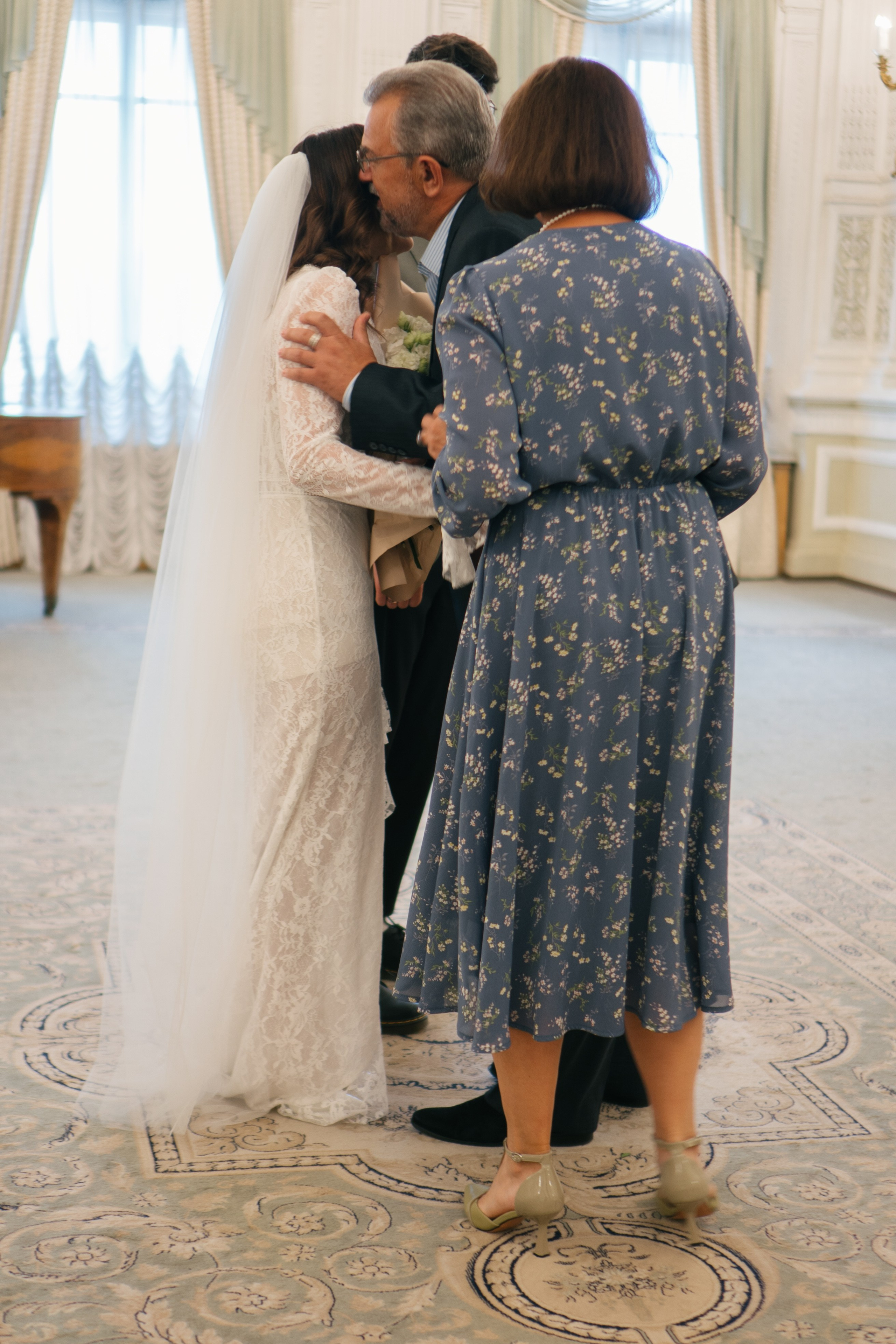 СЪЁМКИ В ПЕРВОМ ДВОРЦЕ ПРОГУЛКА И СТУДИЯ. Профессиональный фотограф, Санкт-Петербург — Виктория Богомолова