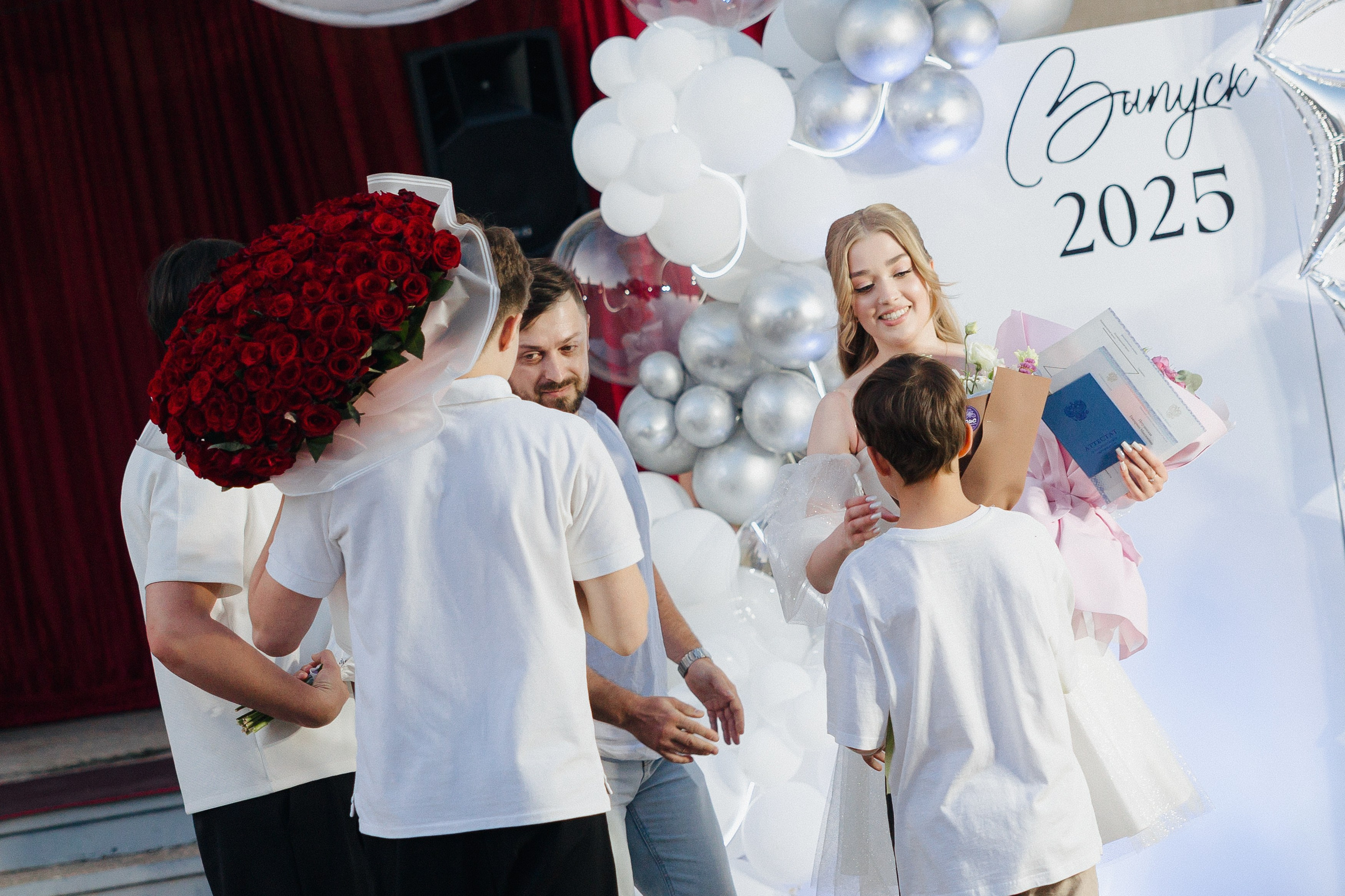 Вручение аттестатов. Свадебный фотограф Роман Еремеев