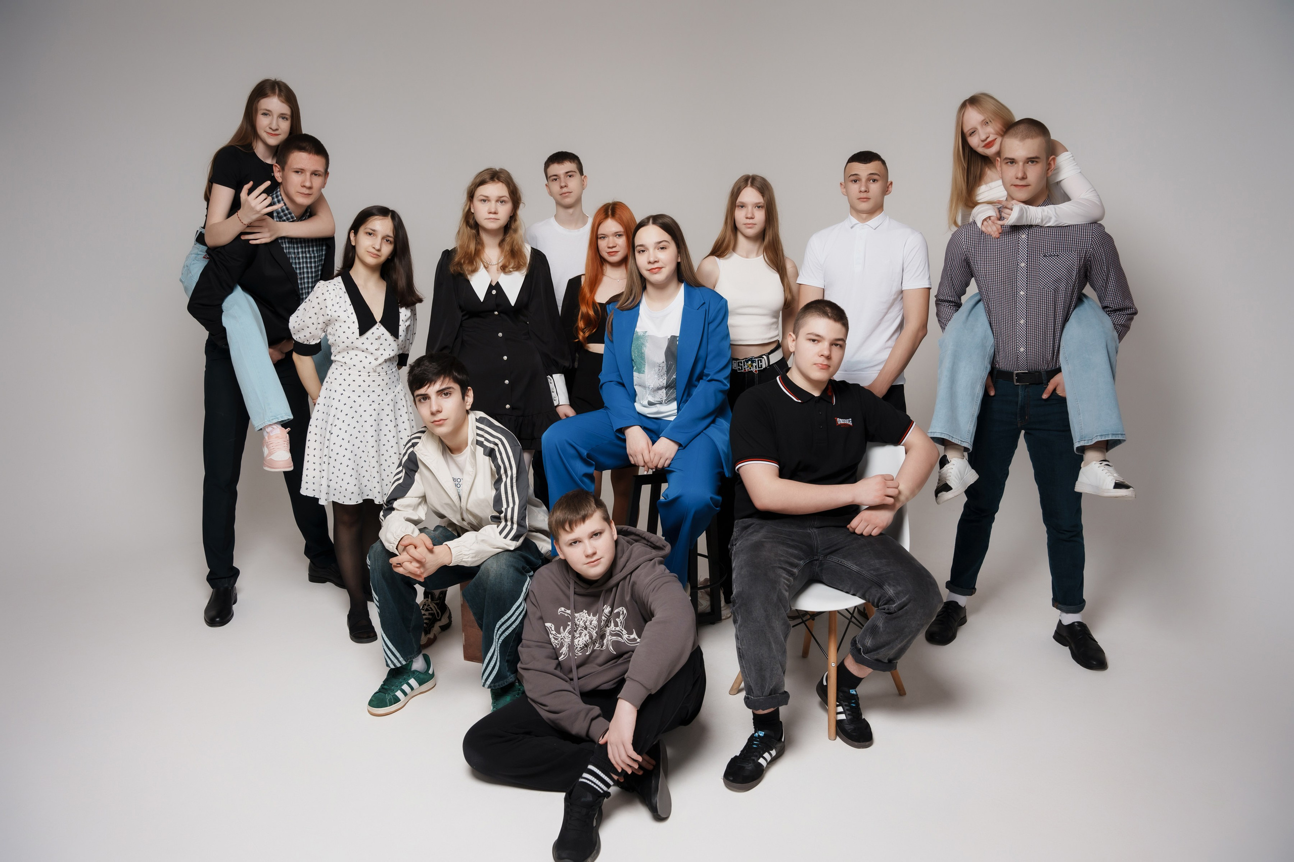 Групповые на белой циклораме. ВЫПУСКНЫЕ АЛЬБОМЫ, Школьный фотограф, семейный и свадебный в Саратове и области Ольга Плаксина