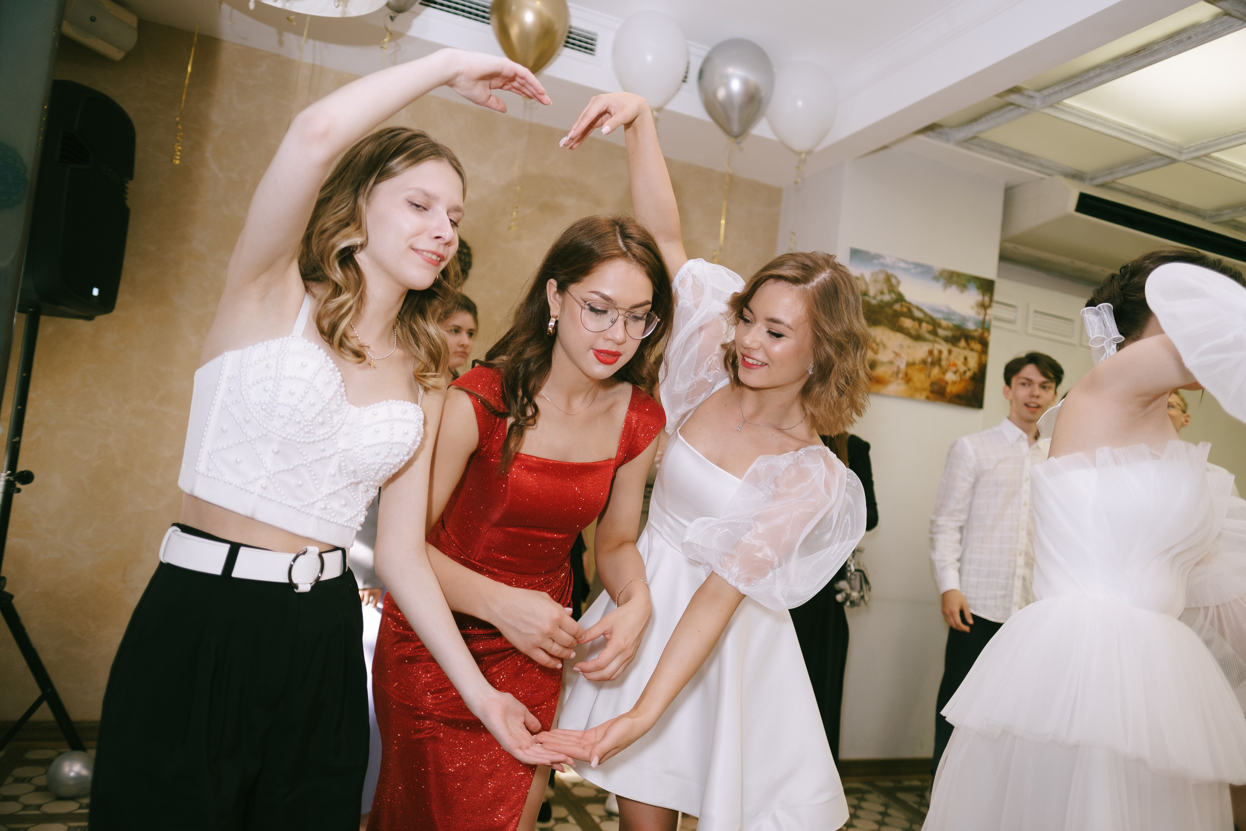 Выпускной школа 33. Свадебный и репортажной фотограф Денис Ожигин в Краснодаре и Краснодарском крае