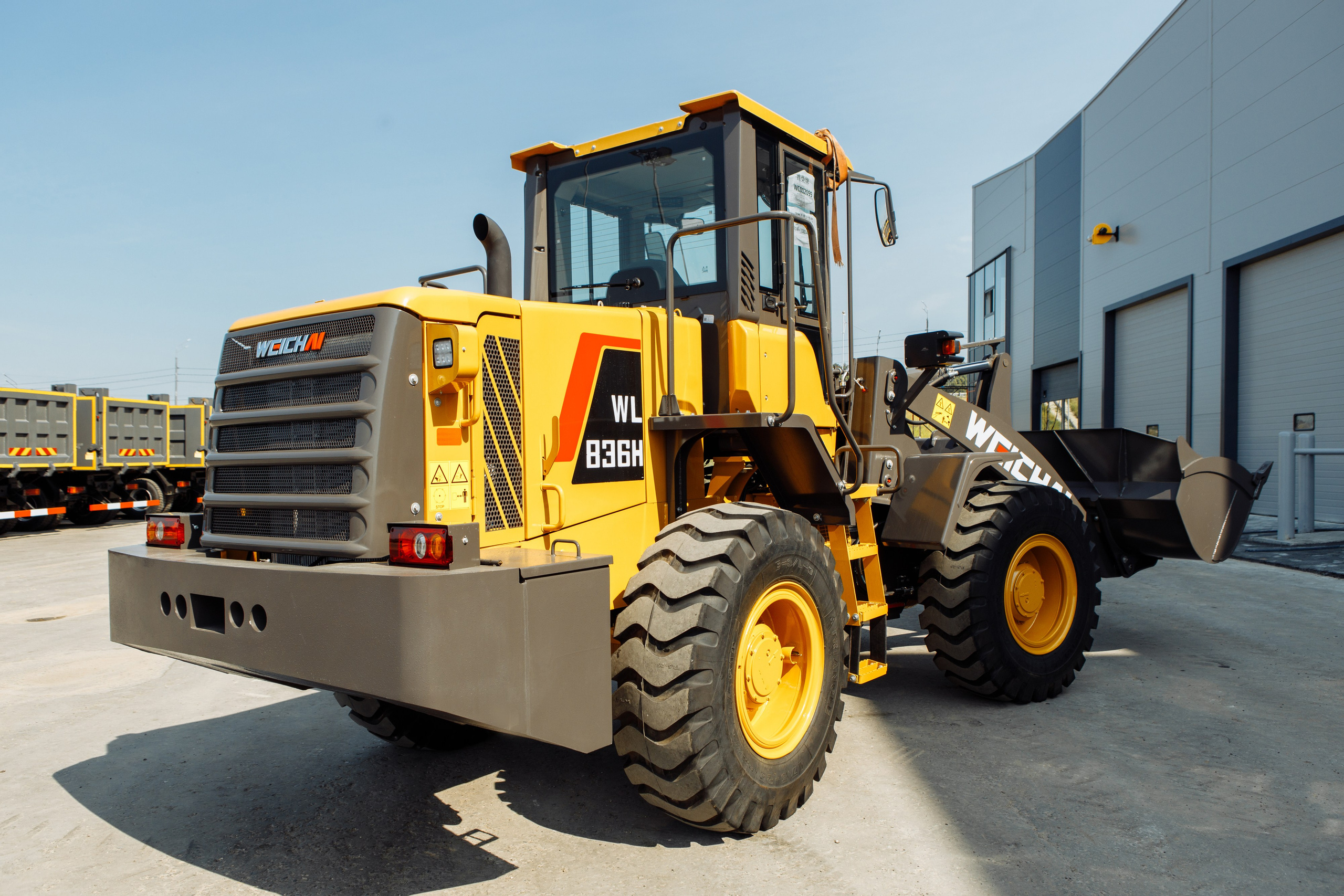 Фото фронт. погр. Weheavy WL836H. Продажа и обслуживание грузовой техники и спецтехники в г. Новосибирск компания СТИ