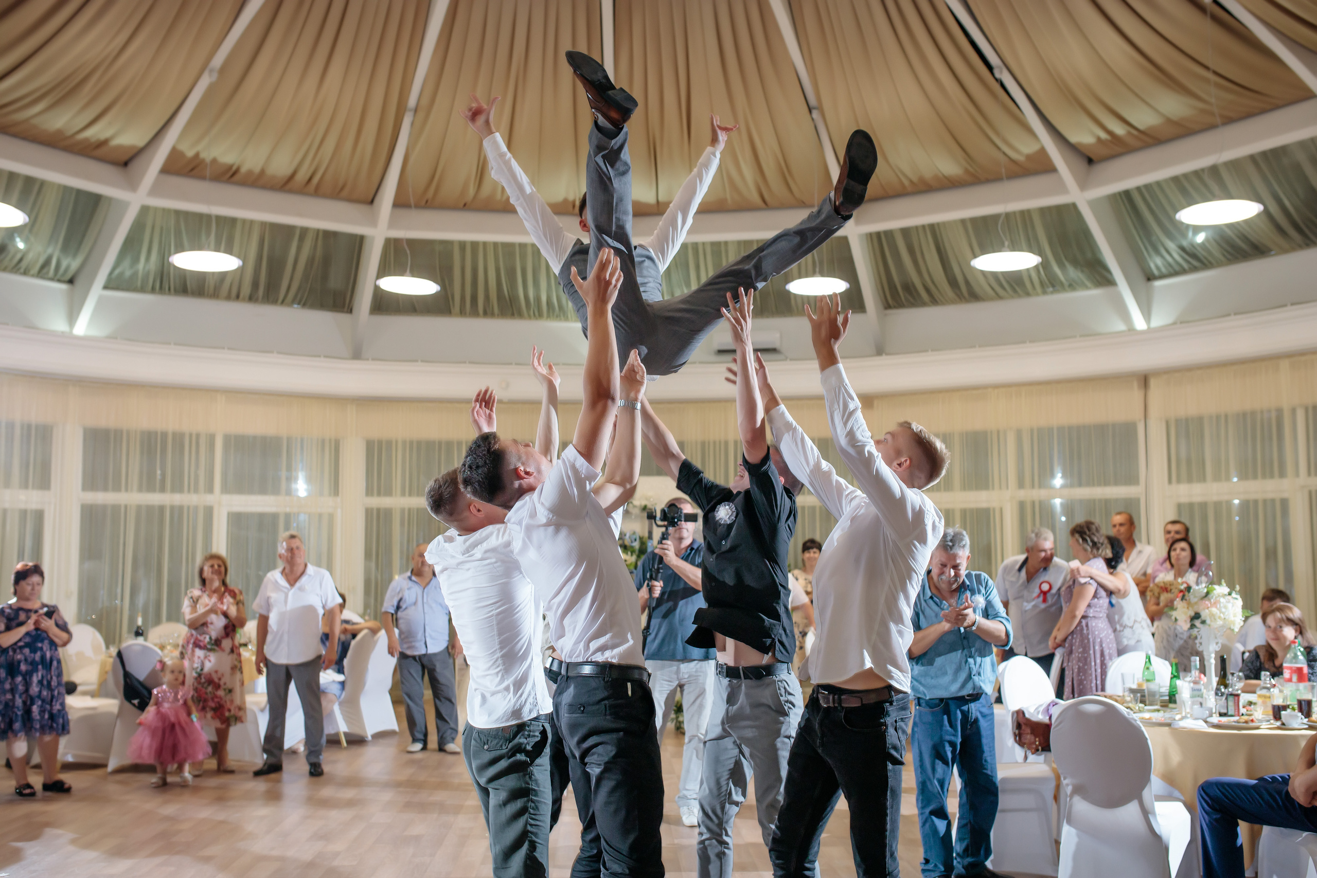 Свадебный и репортажный фотограф в Таганроге Александр Кинаш