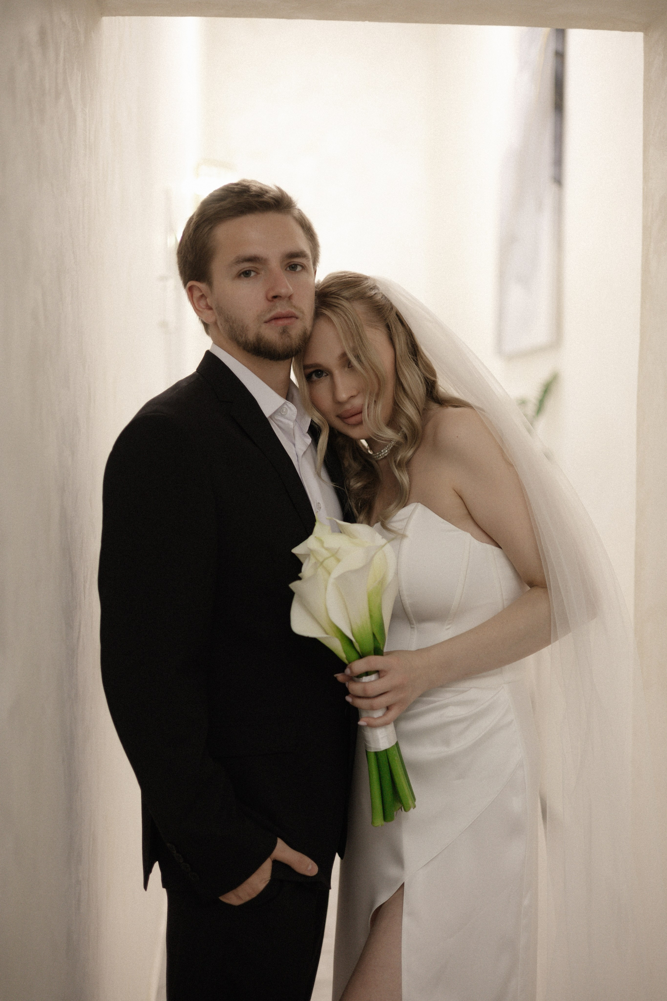 Арина и Дима. Сборы, роспись и прогулка. Свадебный и портретный фотограф в Москве Анастасия Масюк