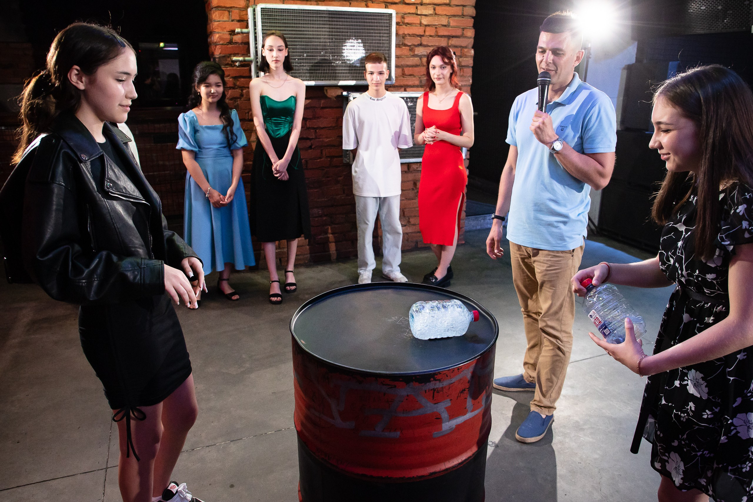 Фотограф на выпускной в 9-м классе. Спортивный фотограф Екатеринбург Онлайн трансляции