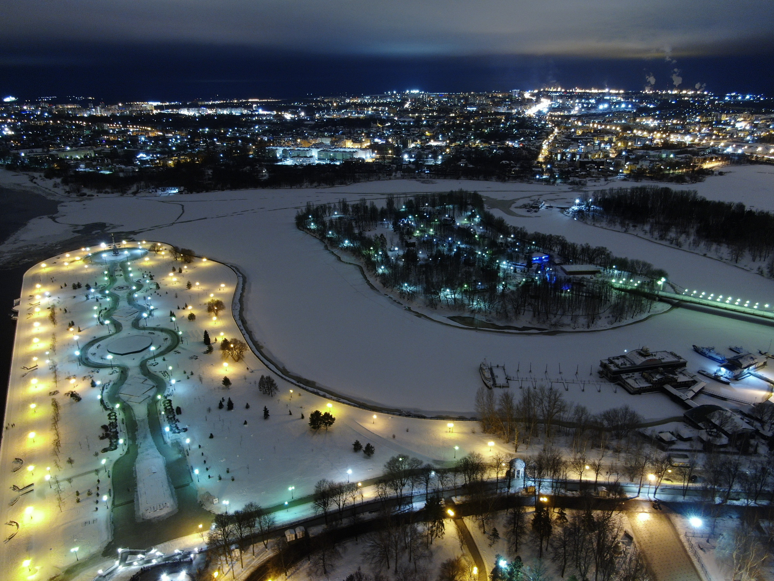 Аэросъёмка в Ярославле дрон квадрокоптер — портфолио Грибов Медиа. Фото и видеосъёмка в Ярославле | Грибов Медиа контент студия  — от 2500 ₽/час