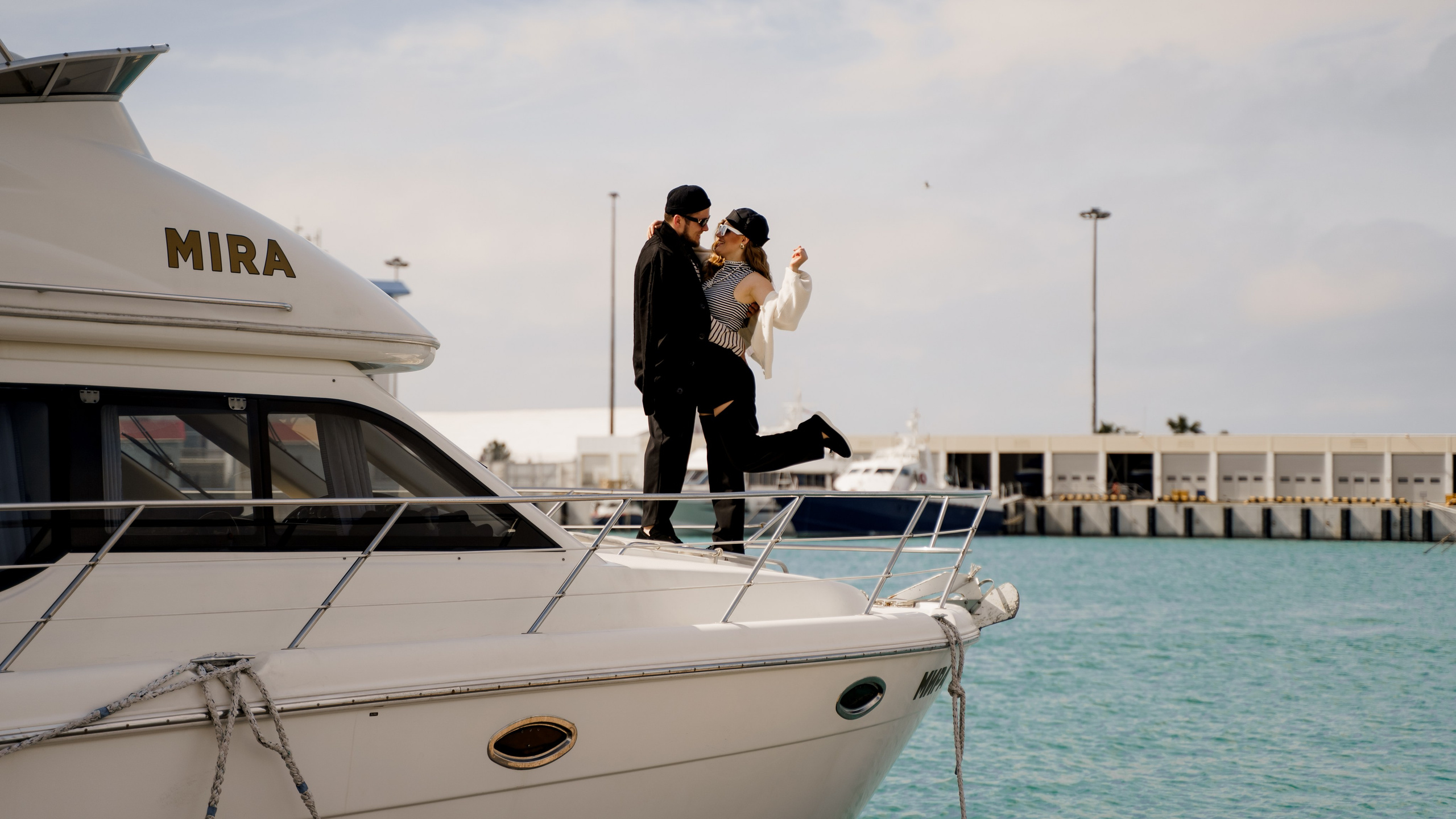 Артем и Анна лавстори на яхте. Свадебный фотограф Санкт-Петербург, Сочи, Питер, Выборг, Луга, Псков