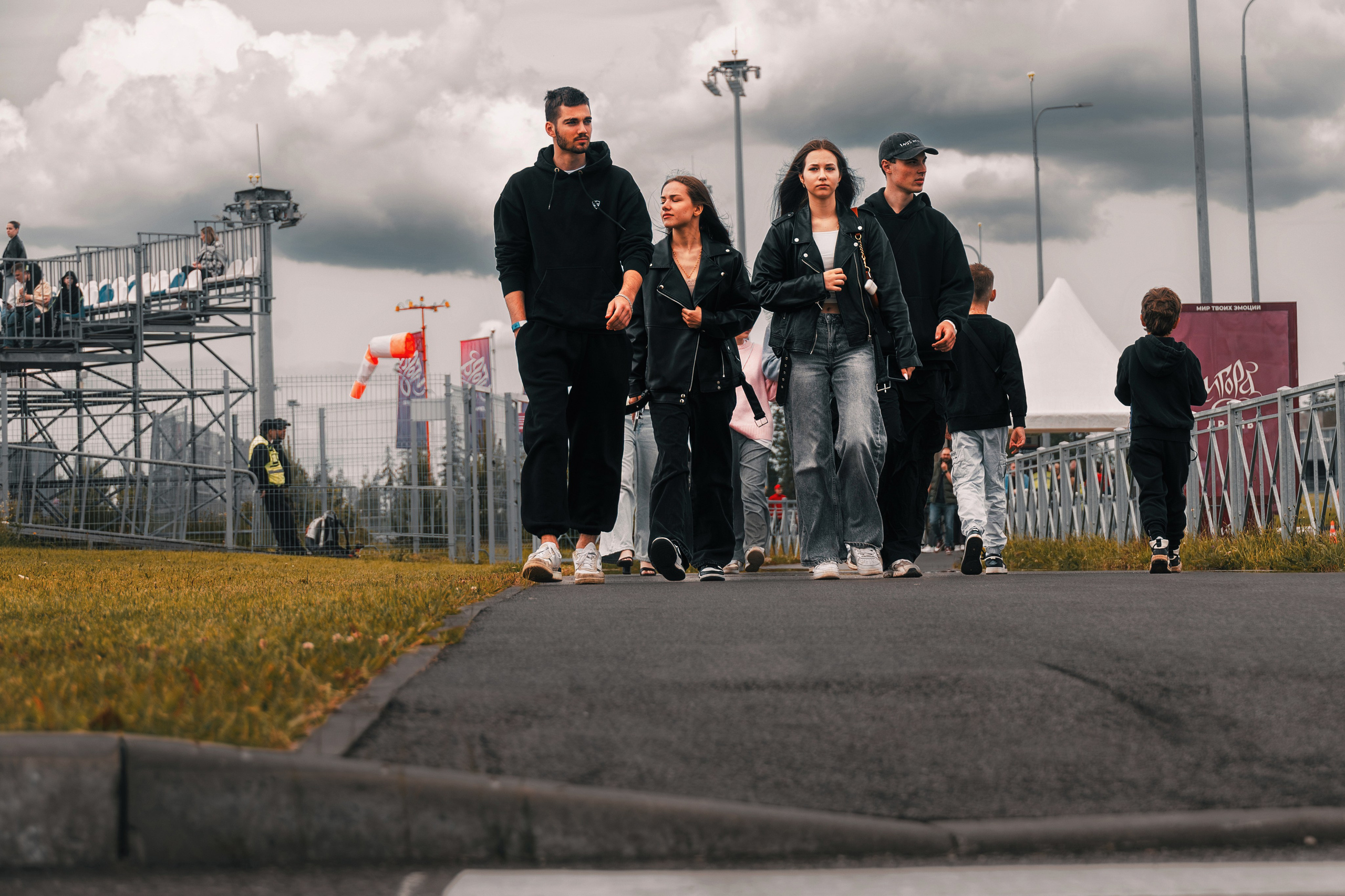 IDDC Этап 2: Бетонный Колизей и блогеры в деле