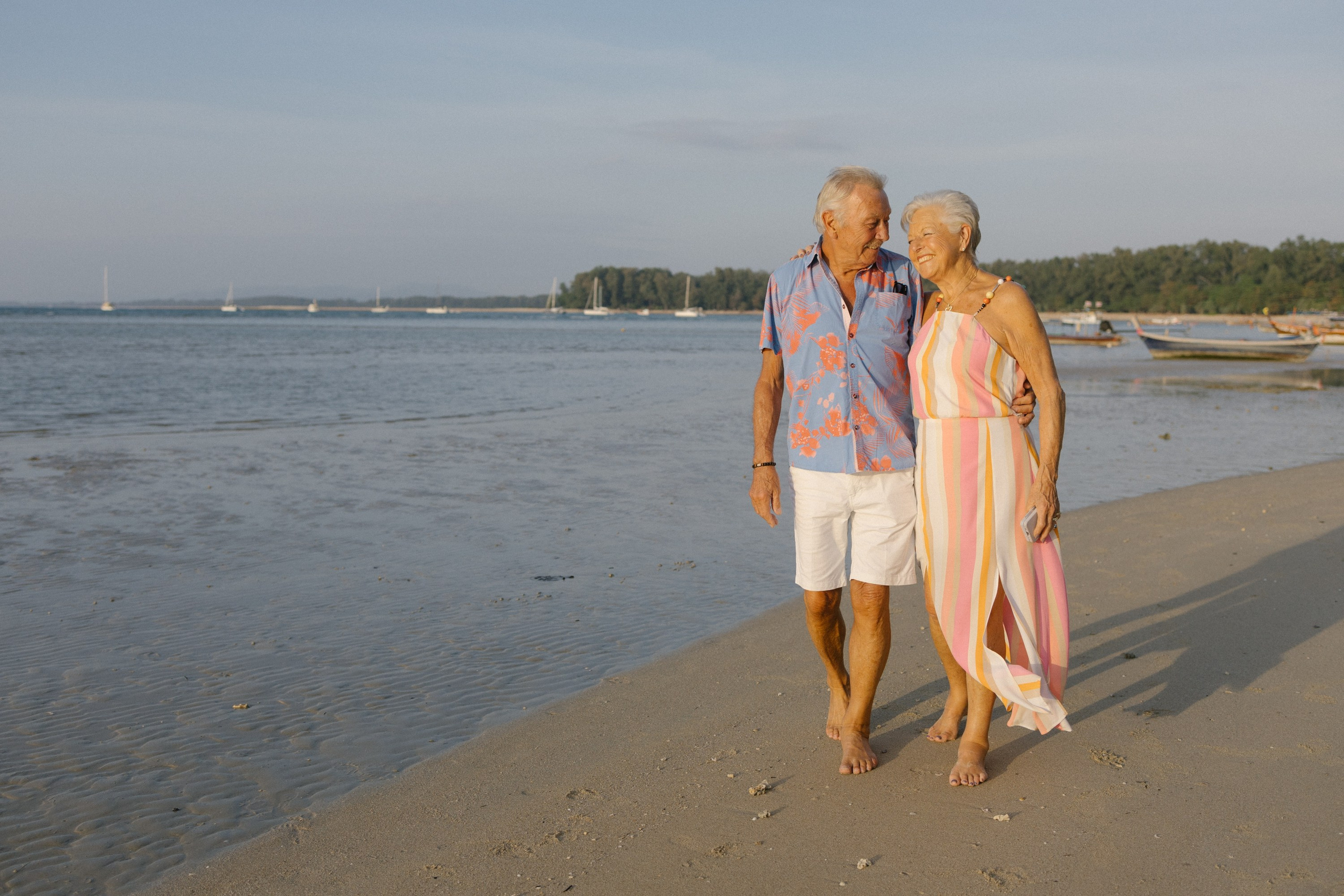 Family photoshoot in Phuket, Thailand. Fedor Lemeshko — Destination Wedding and Family Lifestyle photographer