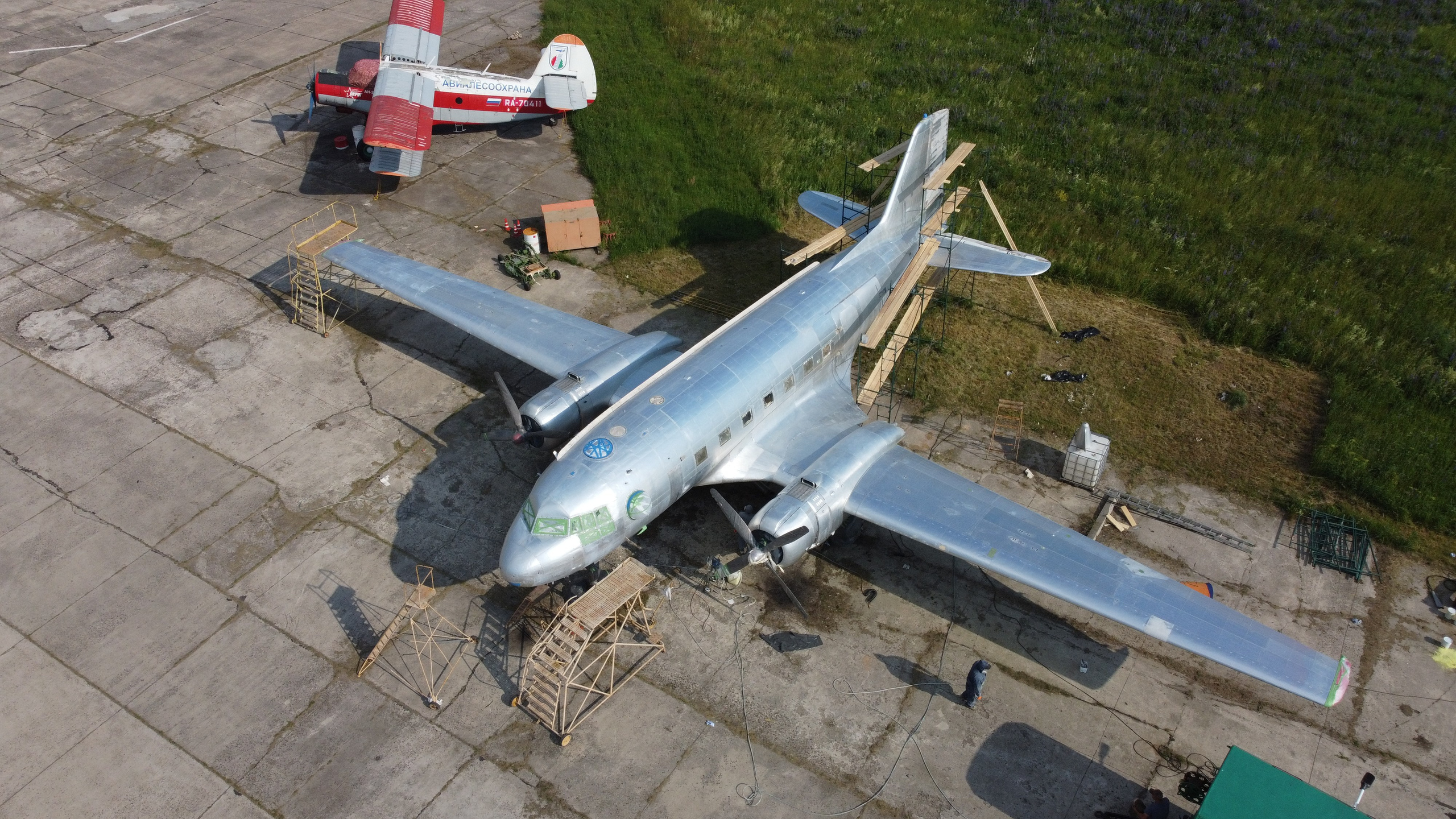 Ил-14Т «Голубая Мечта» — покраска (2022г). Фотоальбом показывающий увлекательный мир авиации и мир медведей Андрея Иванова