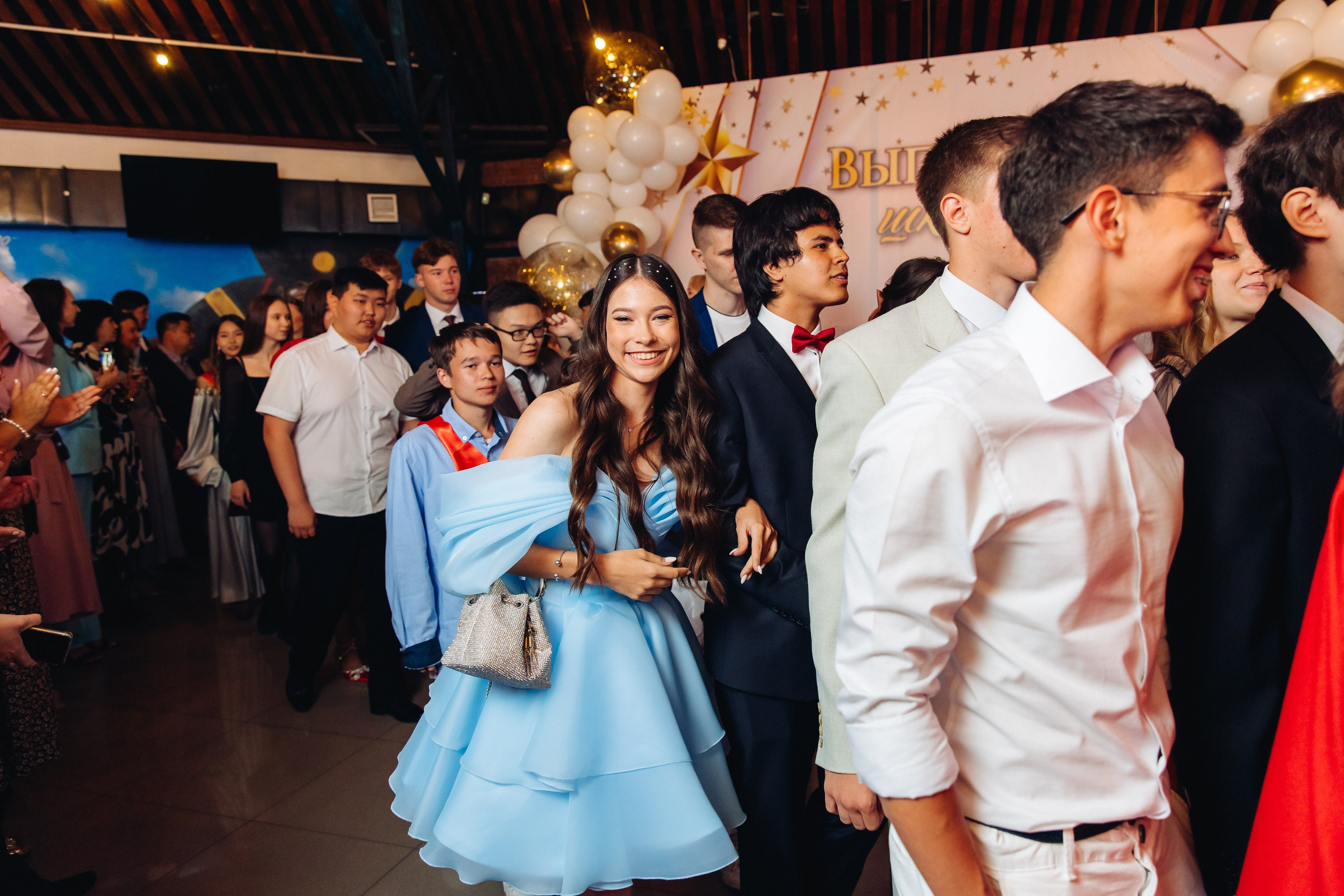 Выпускной вечер. 49 школа. Баран на корове. Свадебный и семейный фотограф в Улан-Удэ
