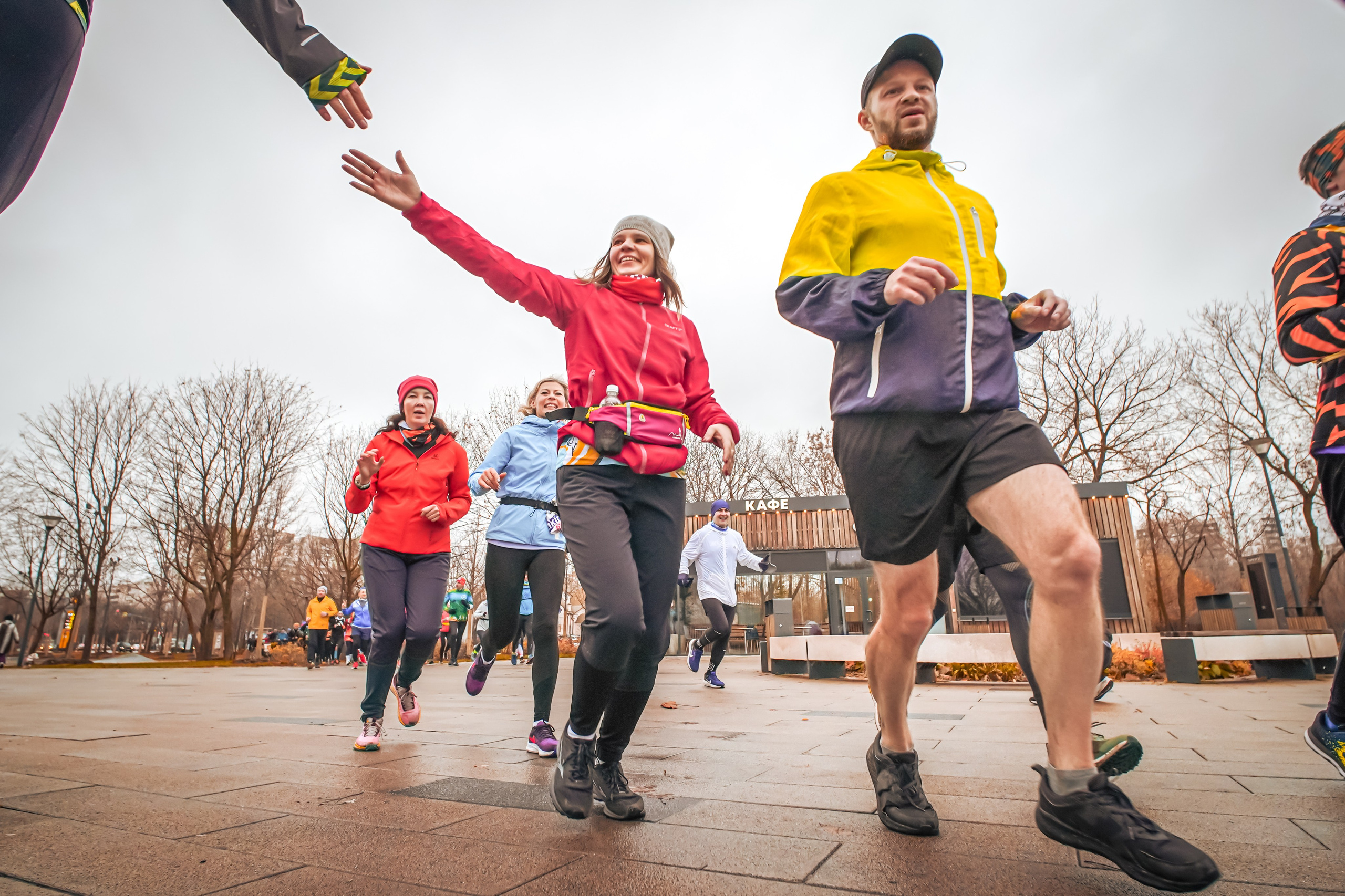 #марафонудома #яuzarun 2024 2-я петля, группа 6:30. Роман Капилюшов. Бег. Фото. Видео. г. Люберцы