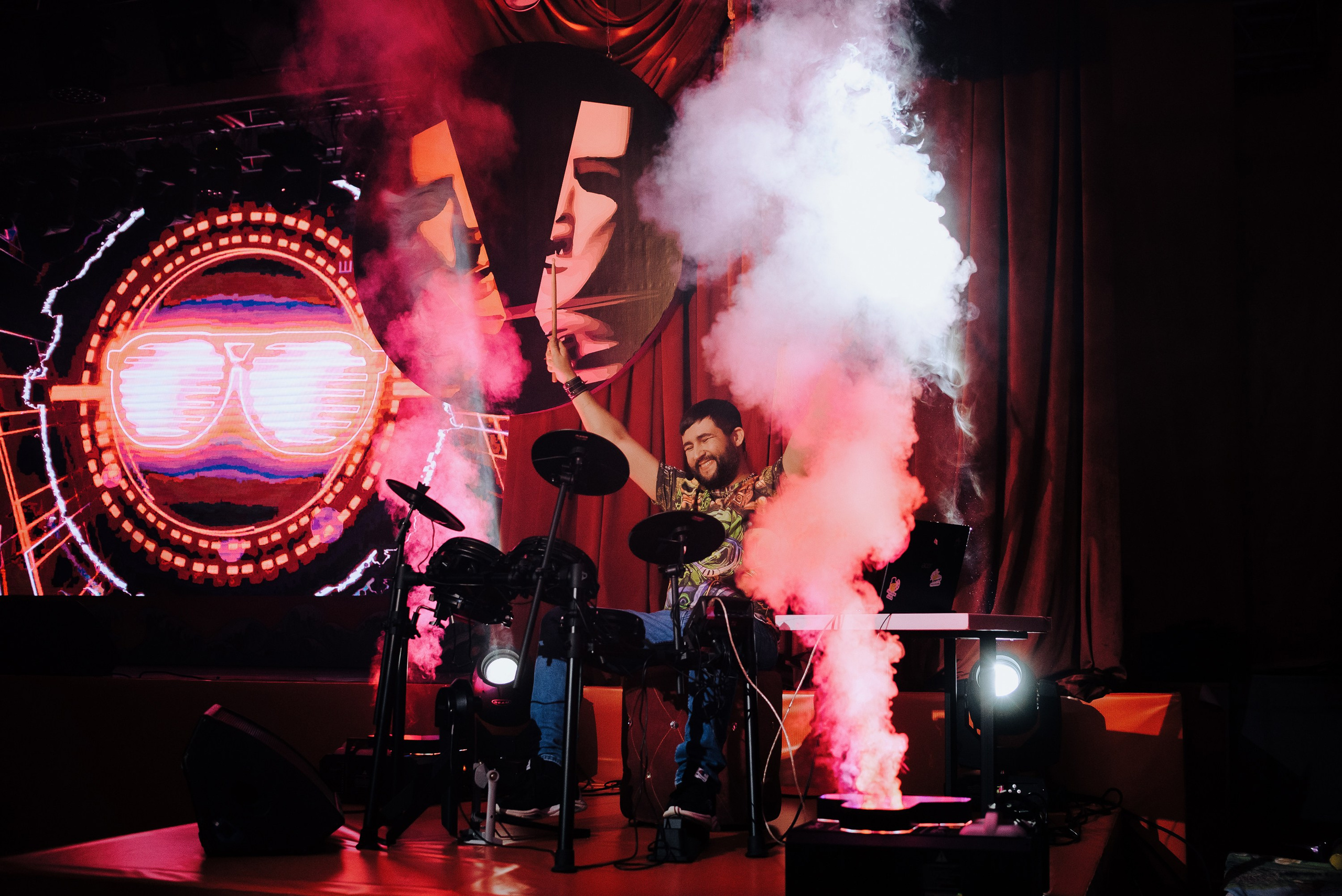 СПЕКТАКЛЬ «ВОЛШЕБНЫЕ ОЧКИ» ОПТИК-ЦЕНТР. Репортажный фотограф Зуев Роман г. Челябинск