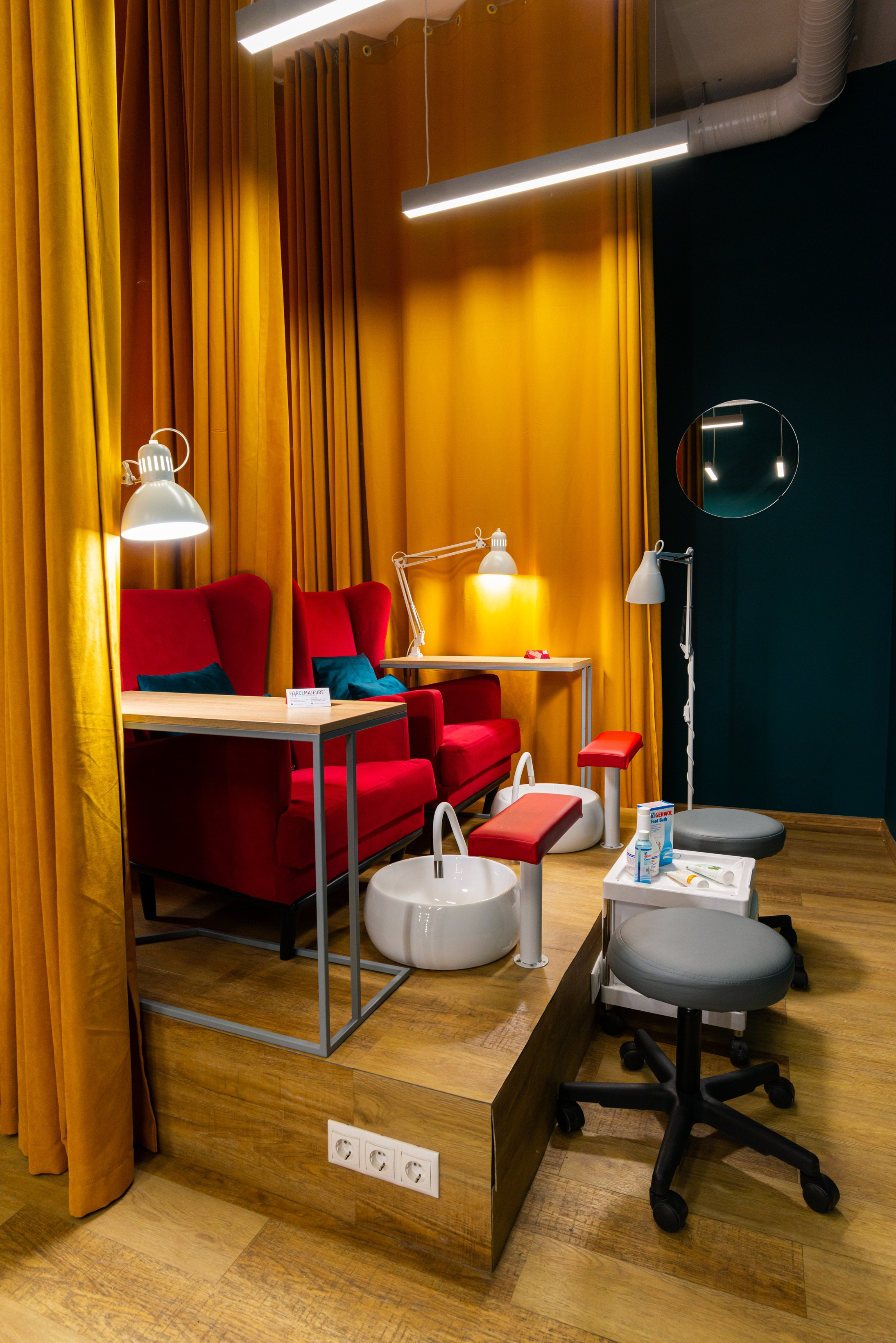 Интерьерная фотосъёмка салонов красоты Force Majeure. Репортажный и персональный фотограф в Москве