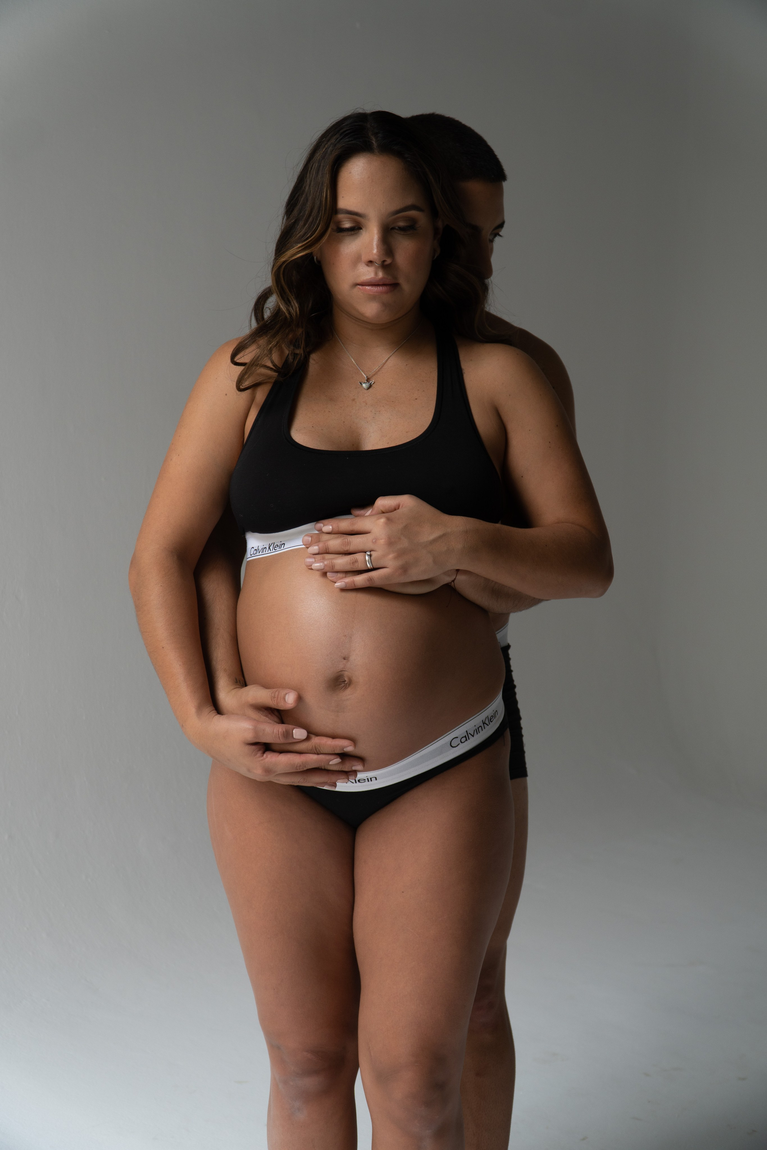 Andrea «en el estudio / in the studio». Wedding Photographer in Barcelona and Medellin