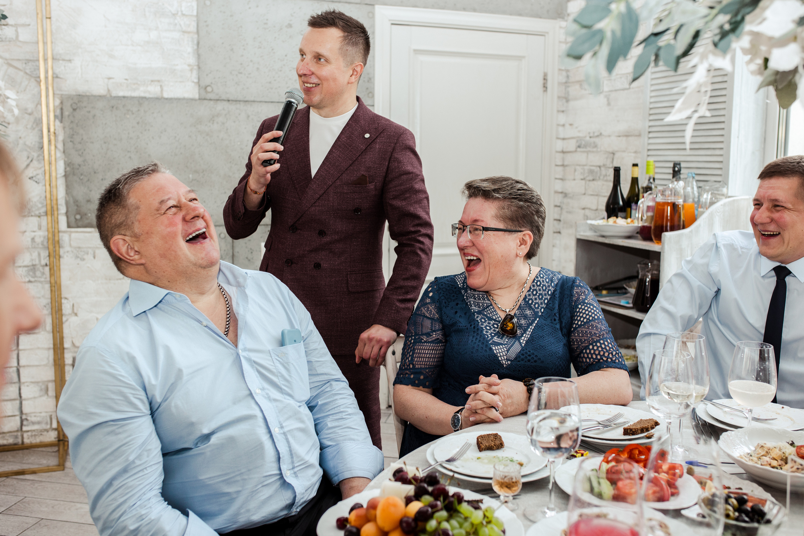 Люба и Артем. Ведущий на свадьбу в Москве Зубков Алексей