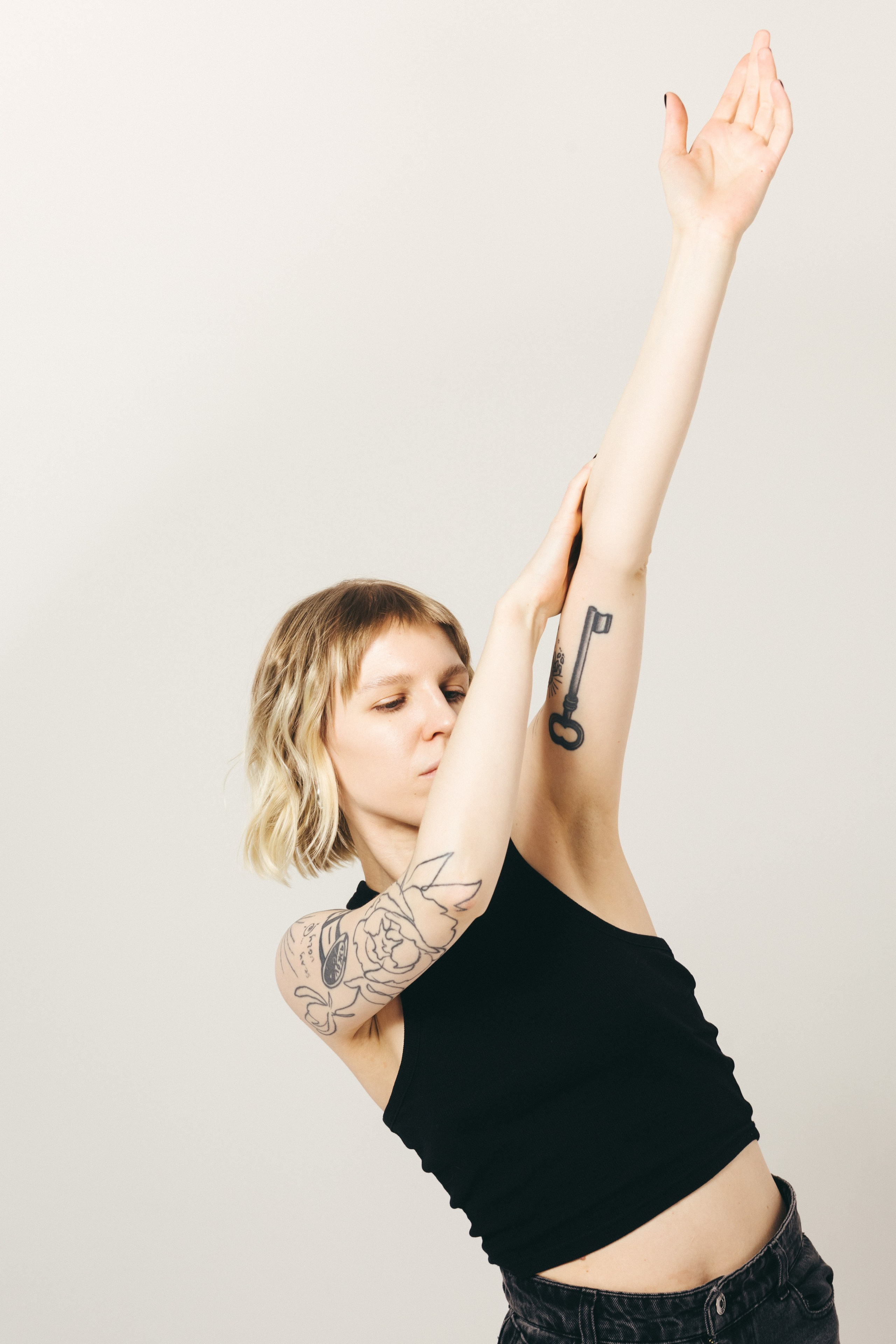 Ника. Студия